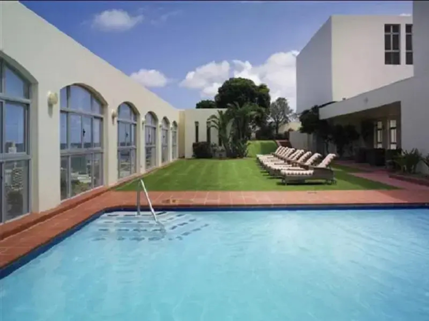 Southern Sun Northbeach Hotel