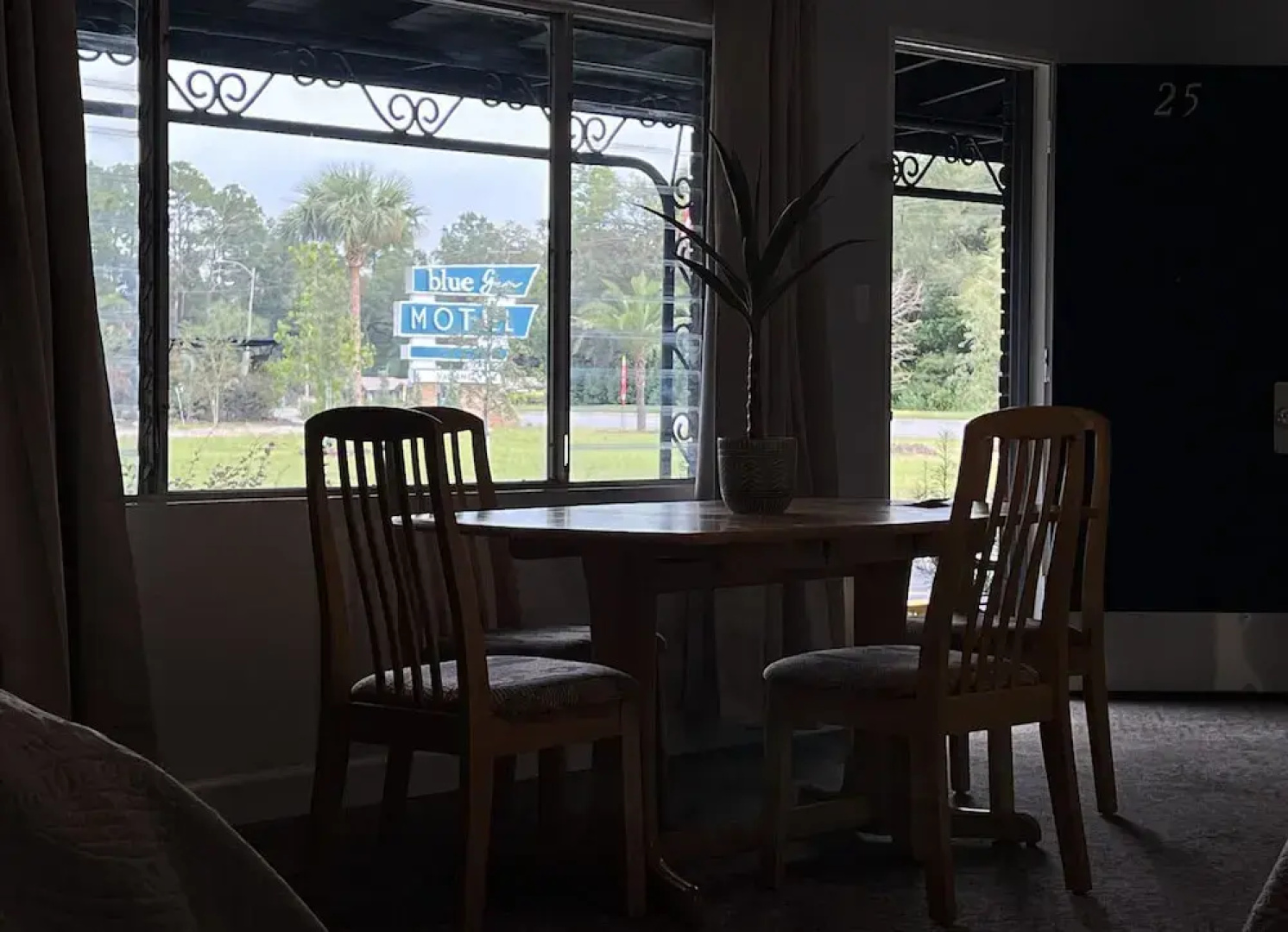BlueGem Motel