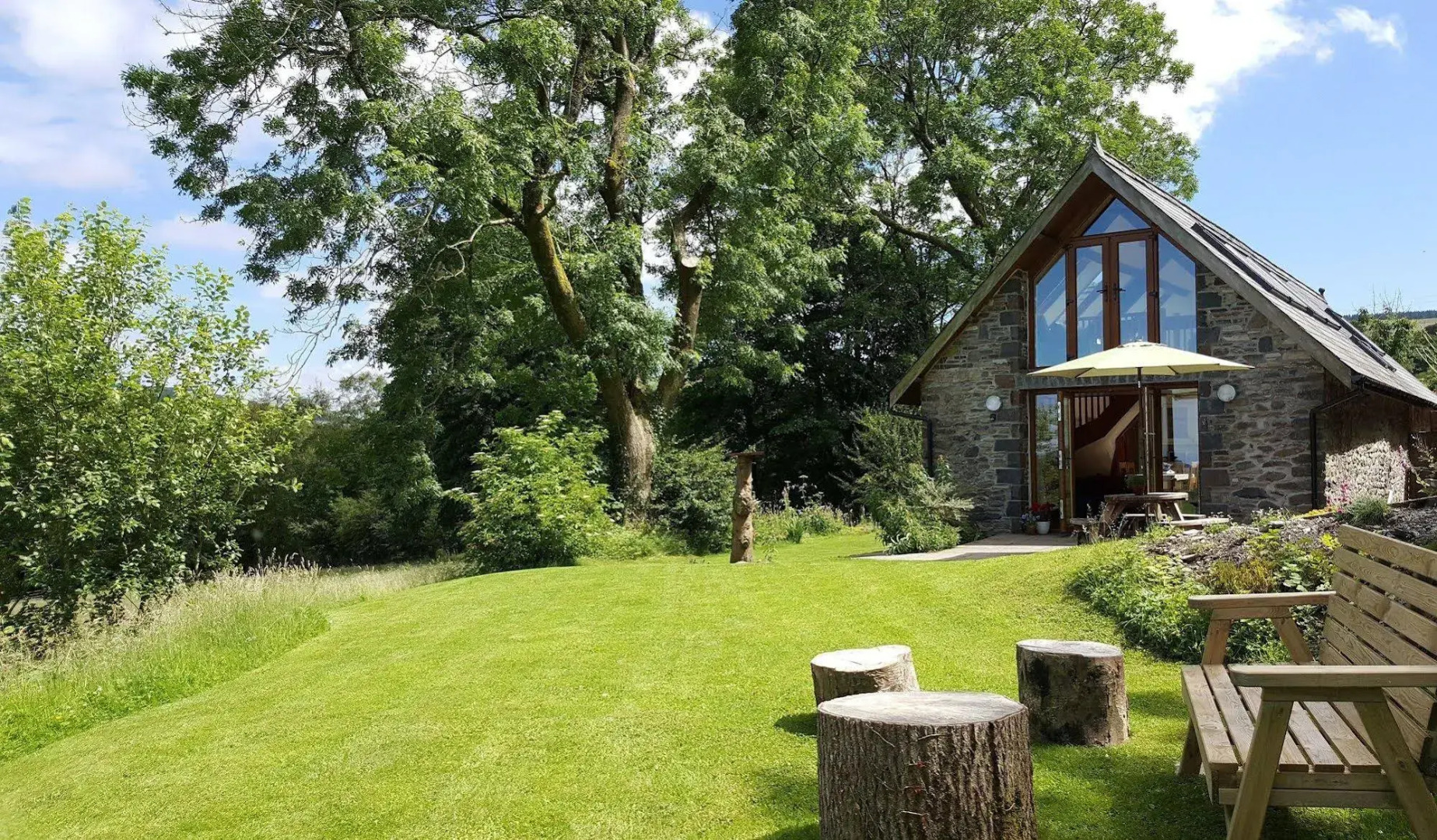Nant yr Onnen B&B and Ysgubor Holiday Cottage