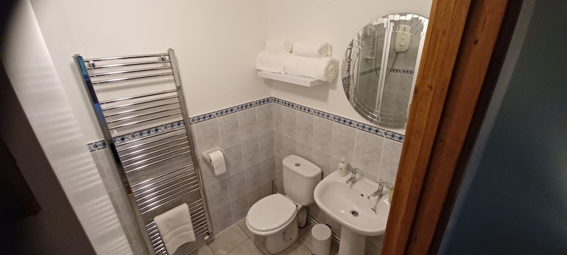 Relax With Amazing Views! 1-bed Studio in Tegryn