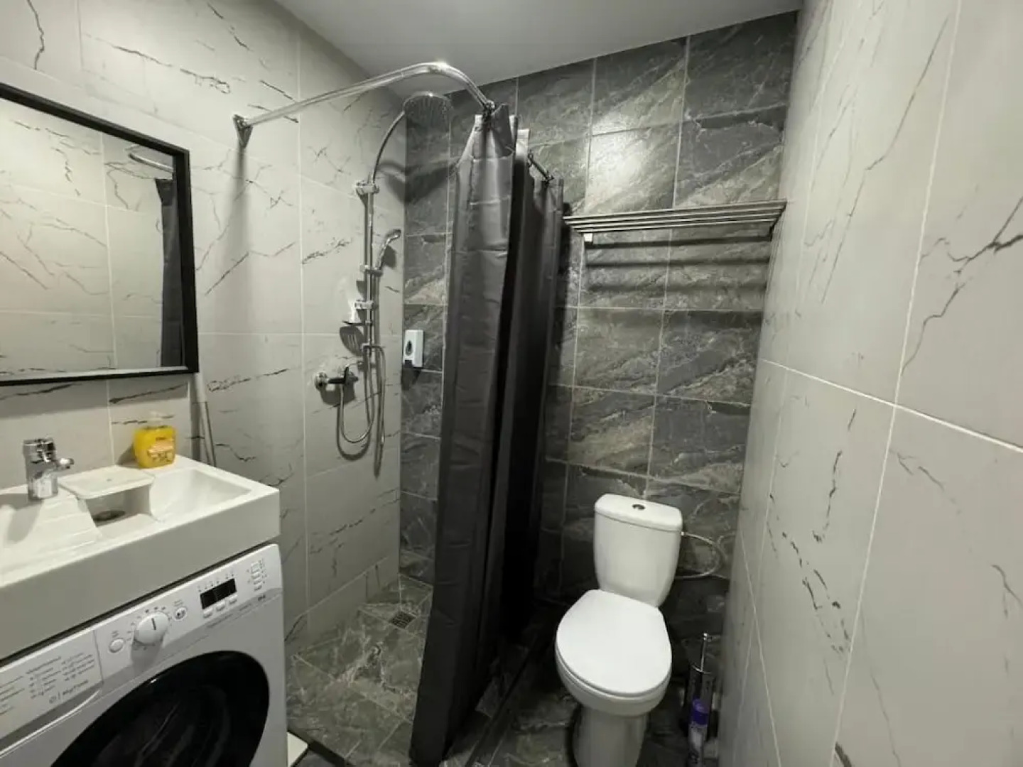 Room-1 Numeris Apartamentai su Balkonu