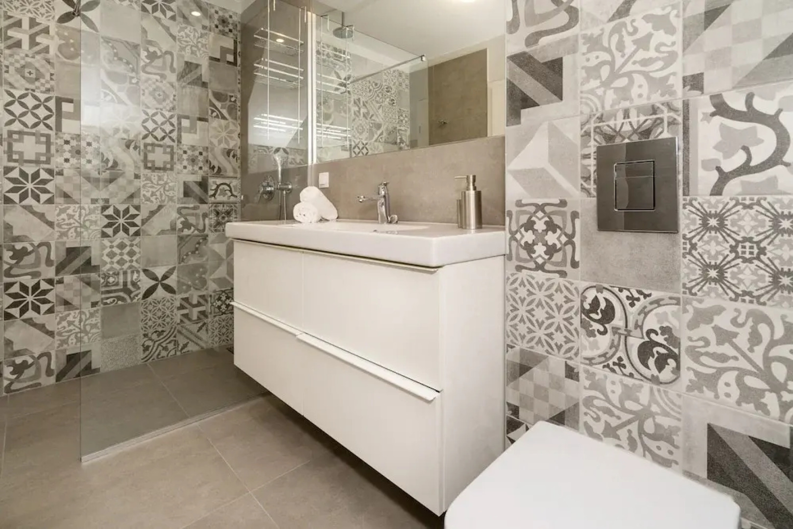 Luxury Beachfront Villa Sea Queen