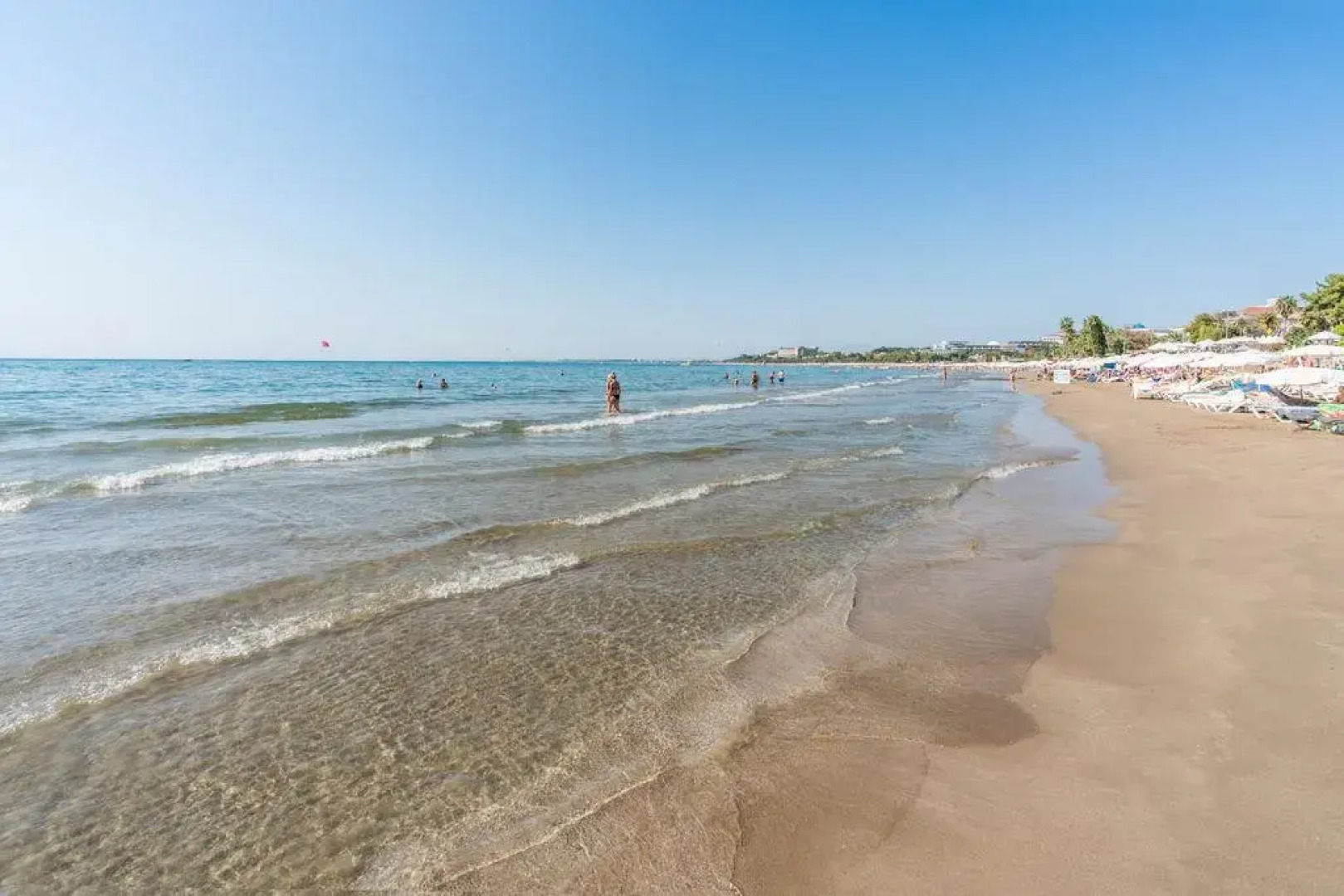 Tropic Beach Club Side