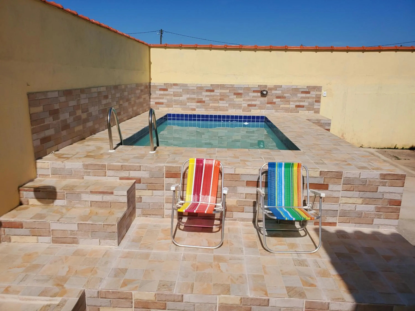 Casa em Condomínio com Piscina Privativa