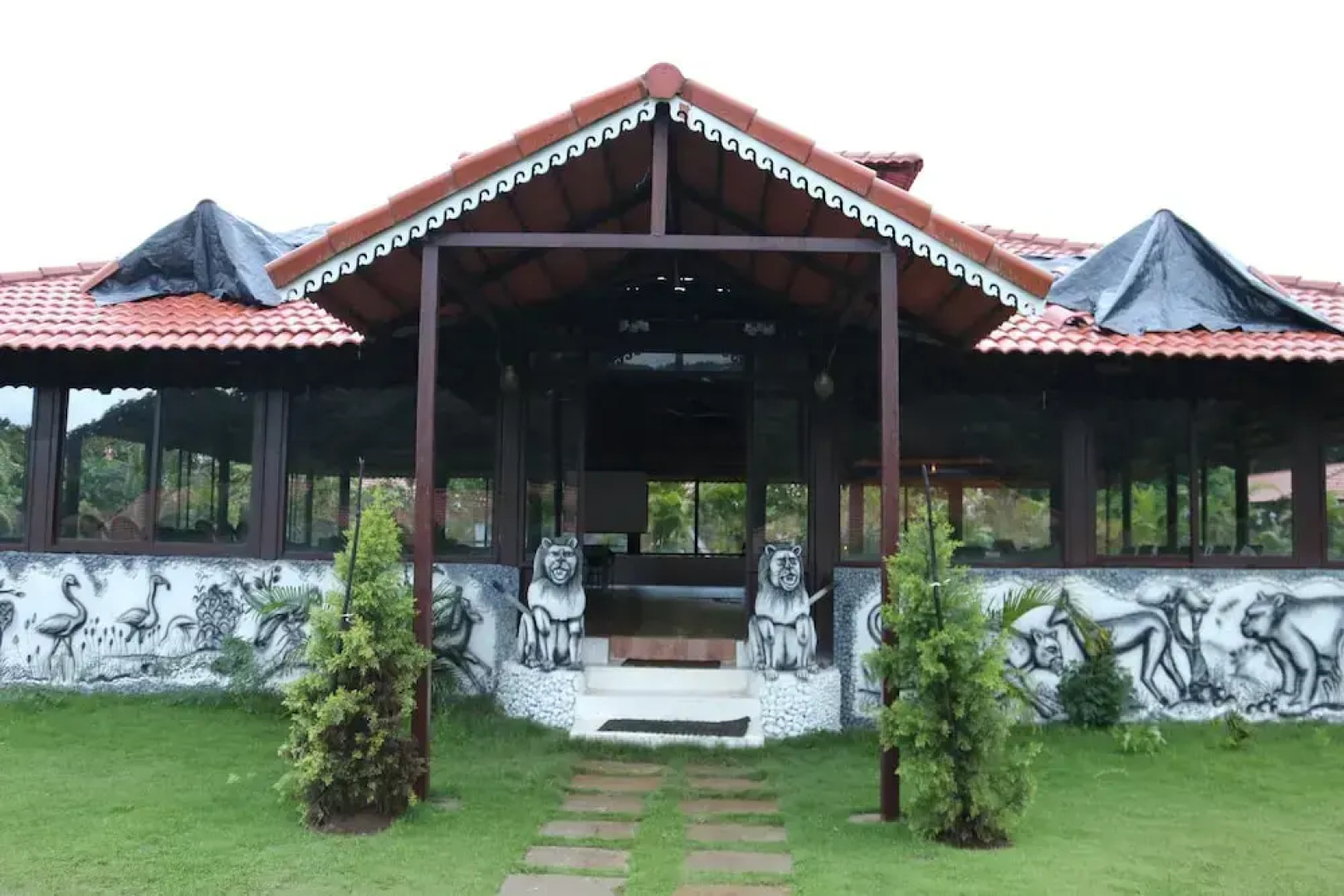 Shangri La Jungle Resort