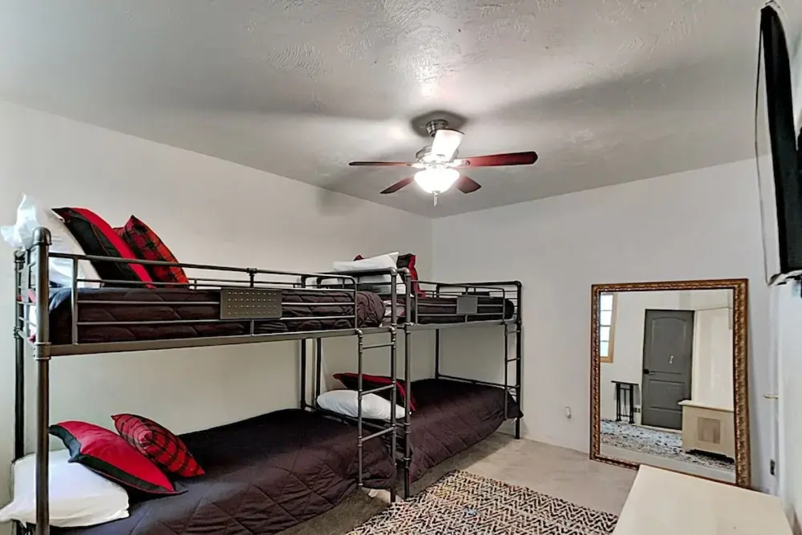 Jeremy Ranch : Hot Tub, Garage & 2 Kitchens 5 Bedroom Home