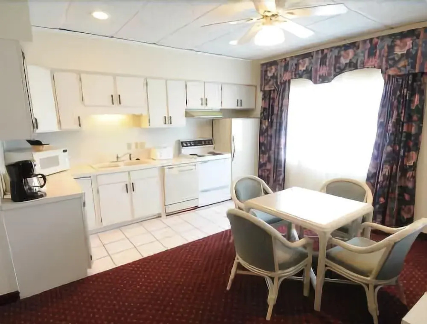 Mangnuson Hotel East Sandusky