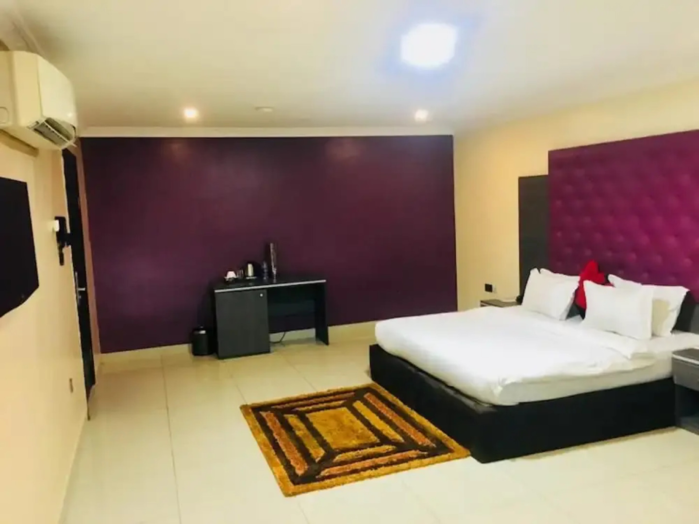 Le Paris Continental Hotel