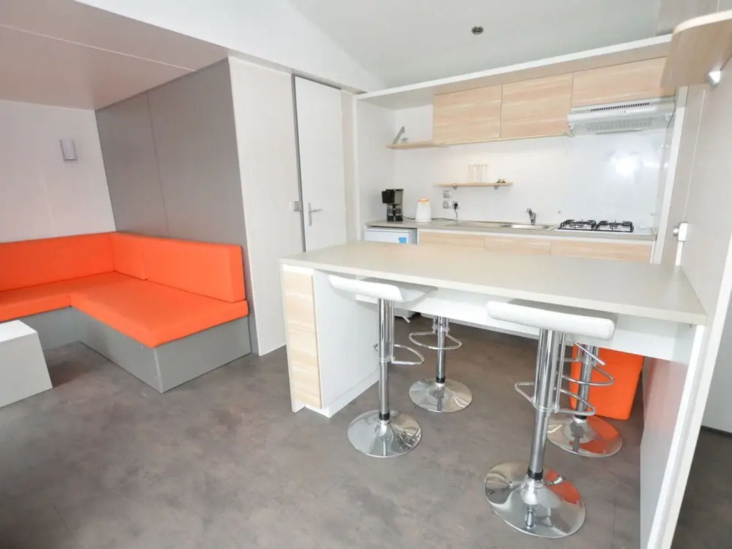 Cozy Mobile Home in Januv Dul With Swimming Pool