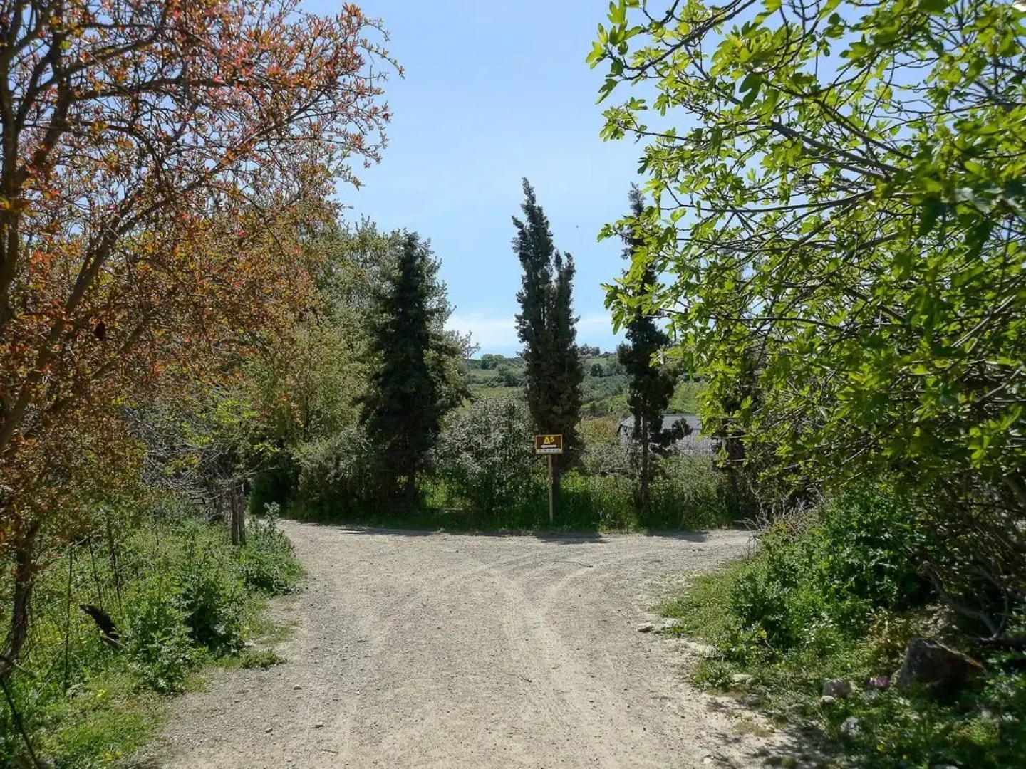 "sifakis Gorgeous Stone House"