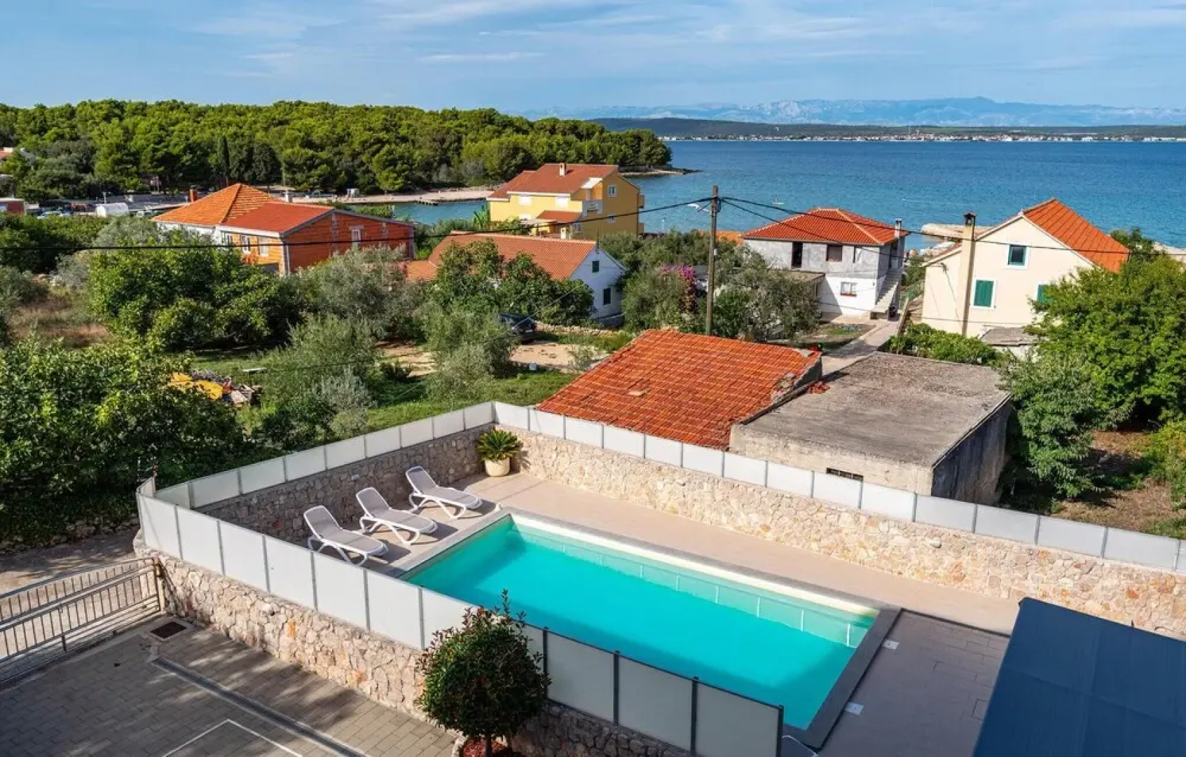 Amazing Home in Zdrelac With Wifi and 6 Bedrooms