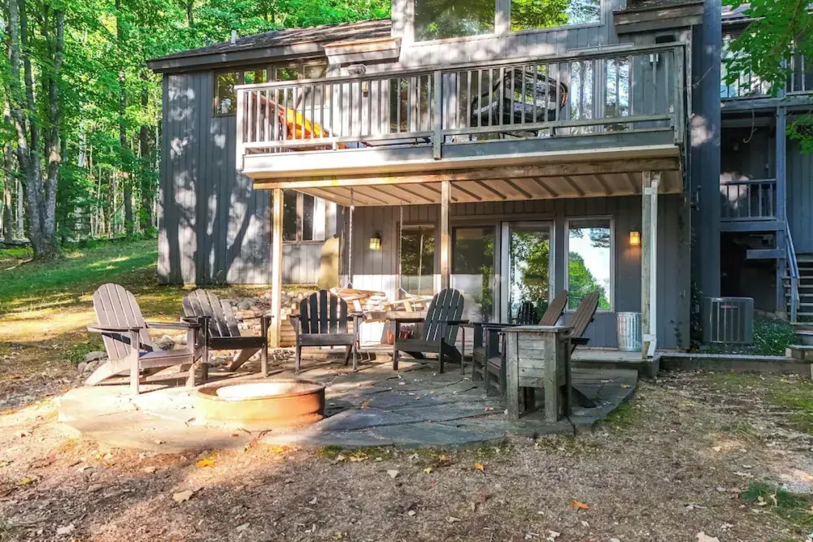 Soaking Tub & Fire Pit! Home Near Dtwn Suttons Bay
