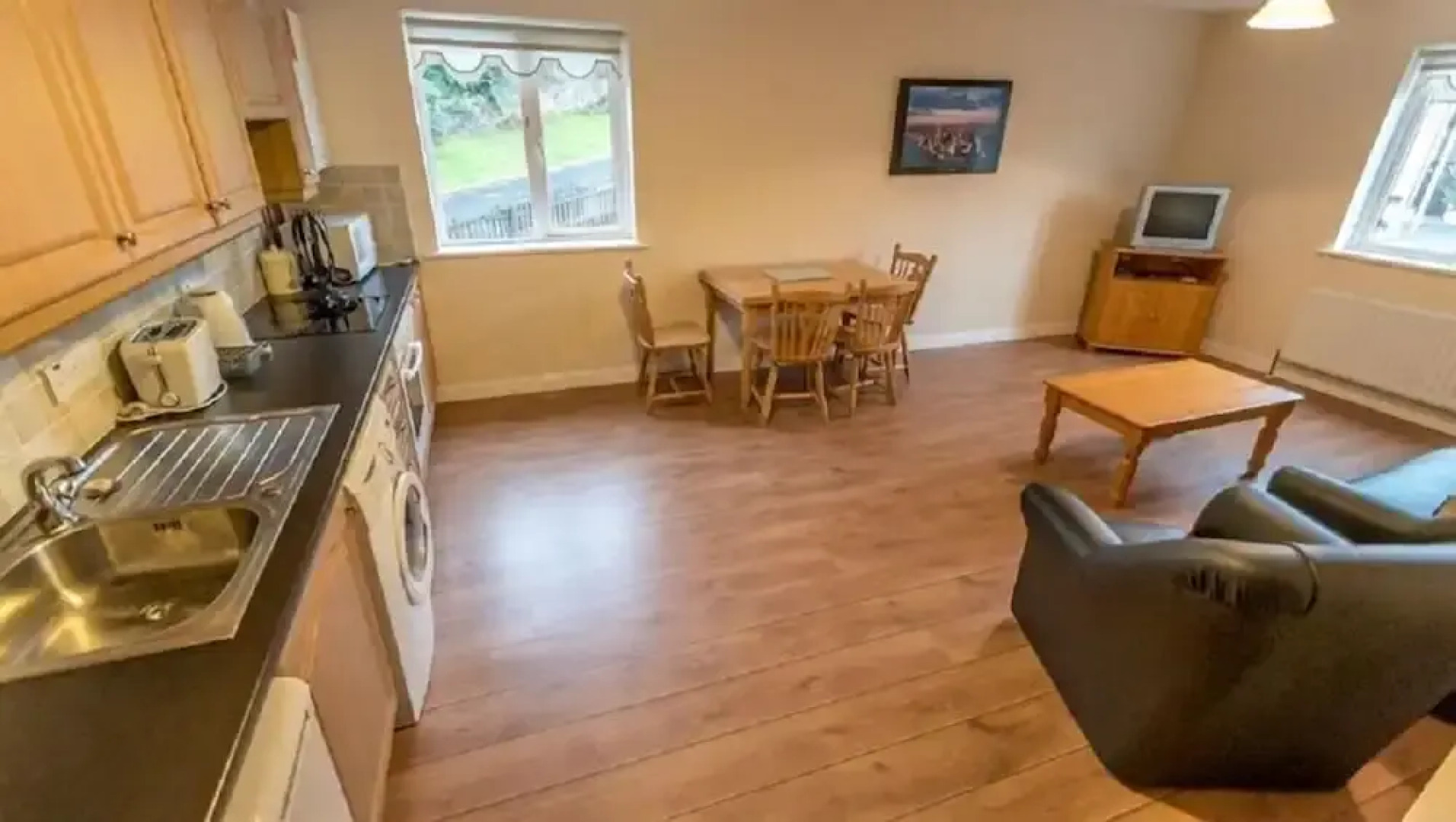 An Sean Ostan Apartments