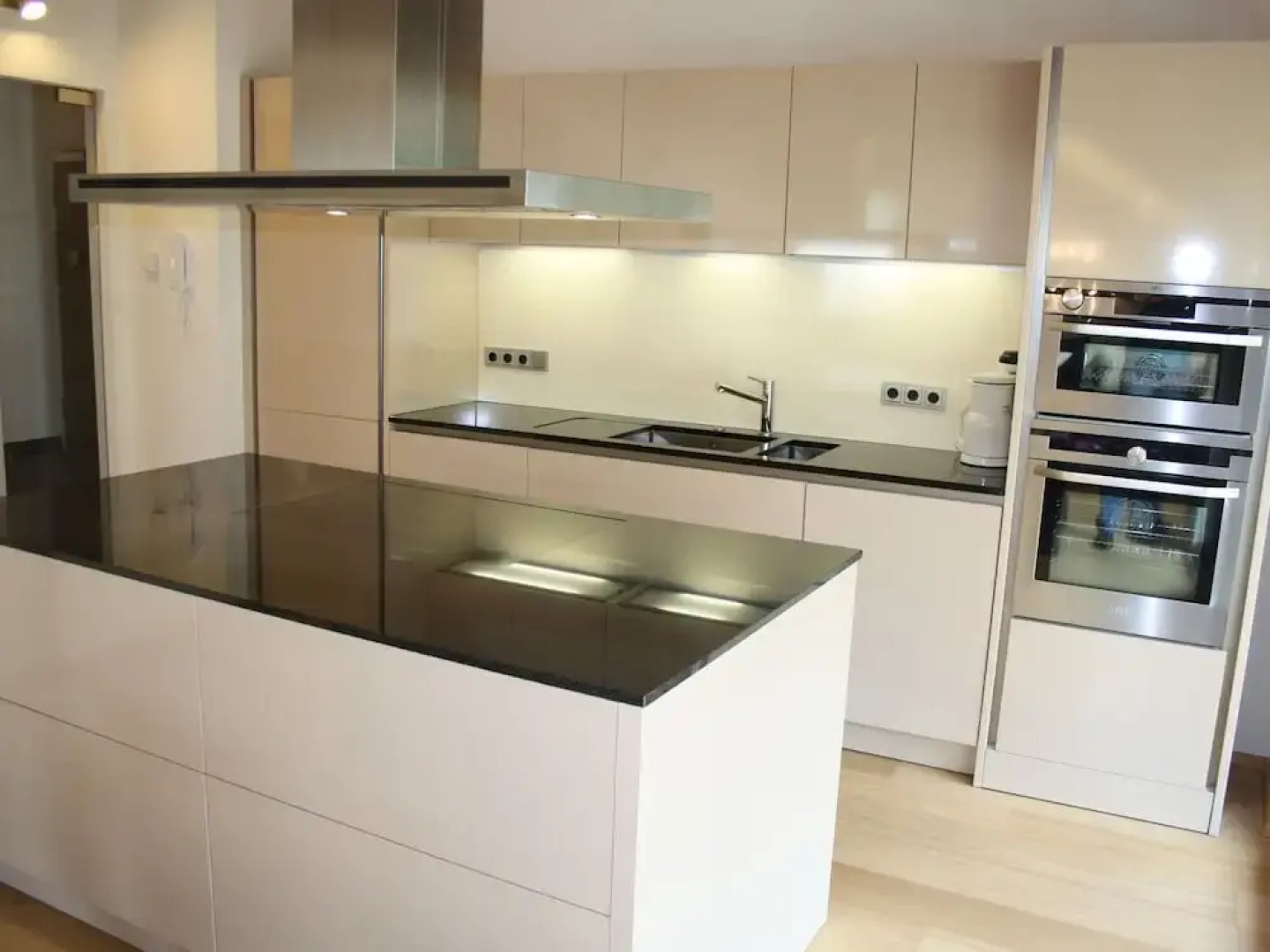 Luxurious Chalet With Sauna on Sunny Slopes in Mühlbach