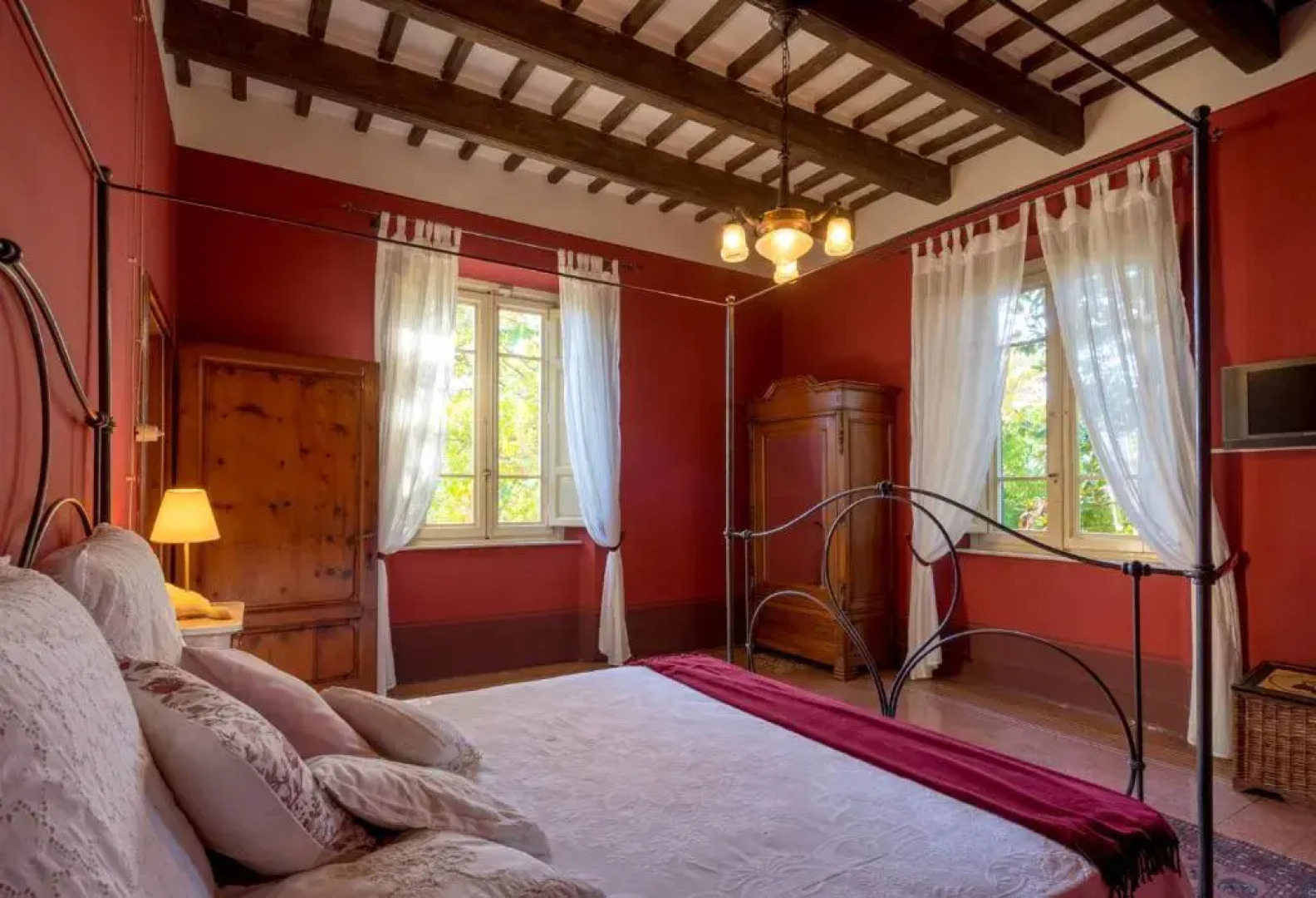 Villa Ines. Un tuffo nell 800 a due passi da Lucca