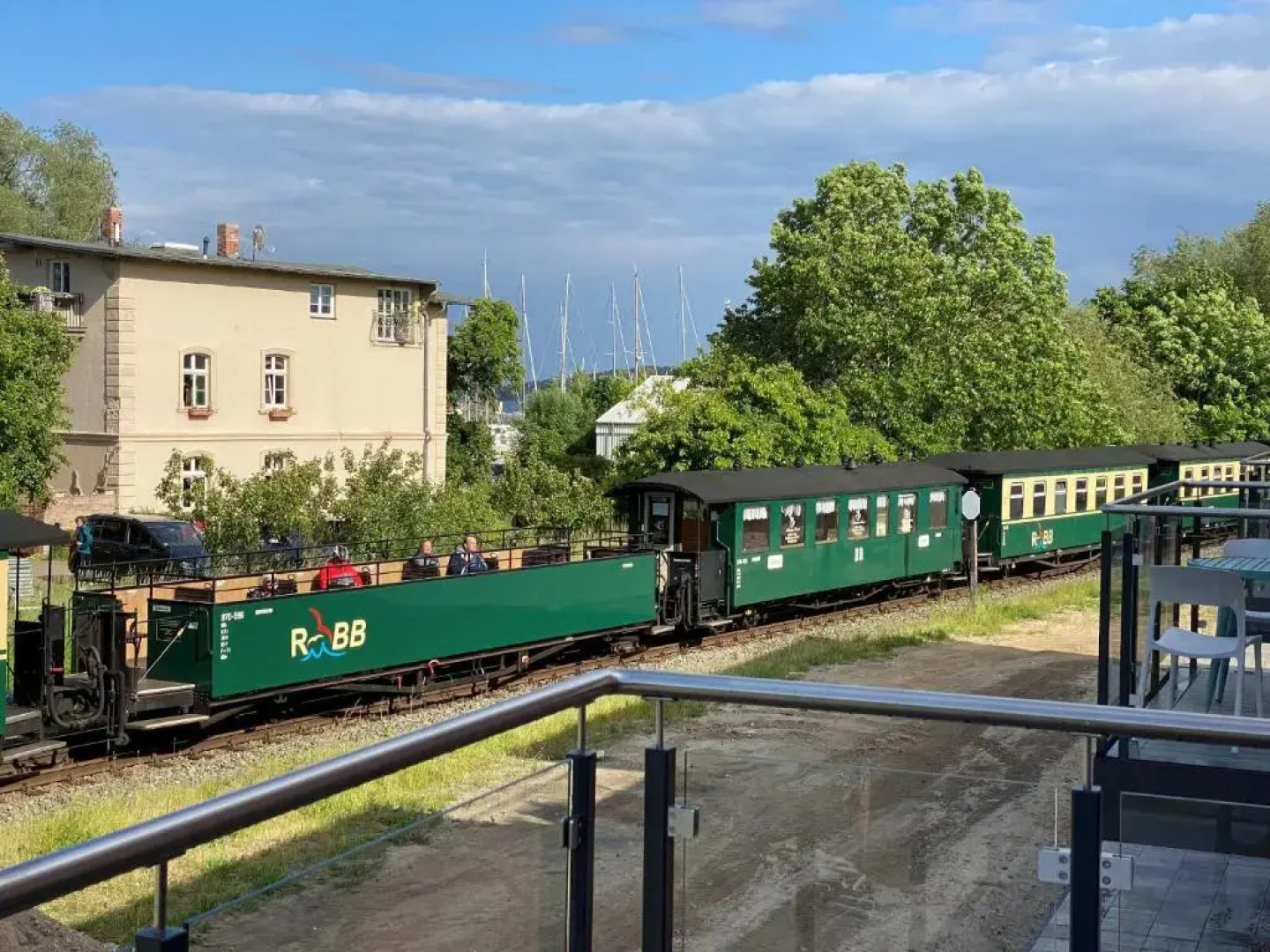 Alte Fischfabrik Lauterbach FeWo Nr 19 Balkon, Hafennähe