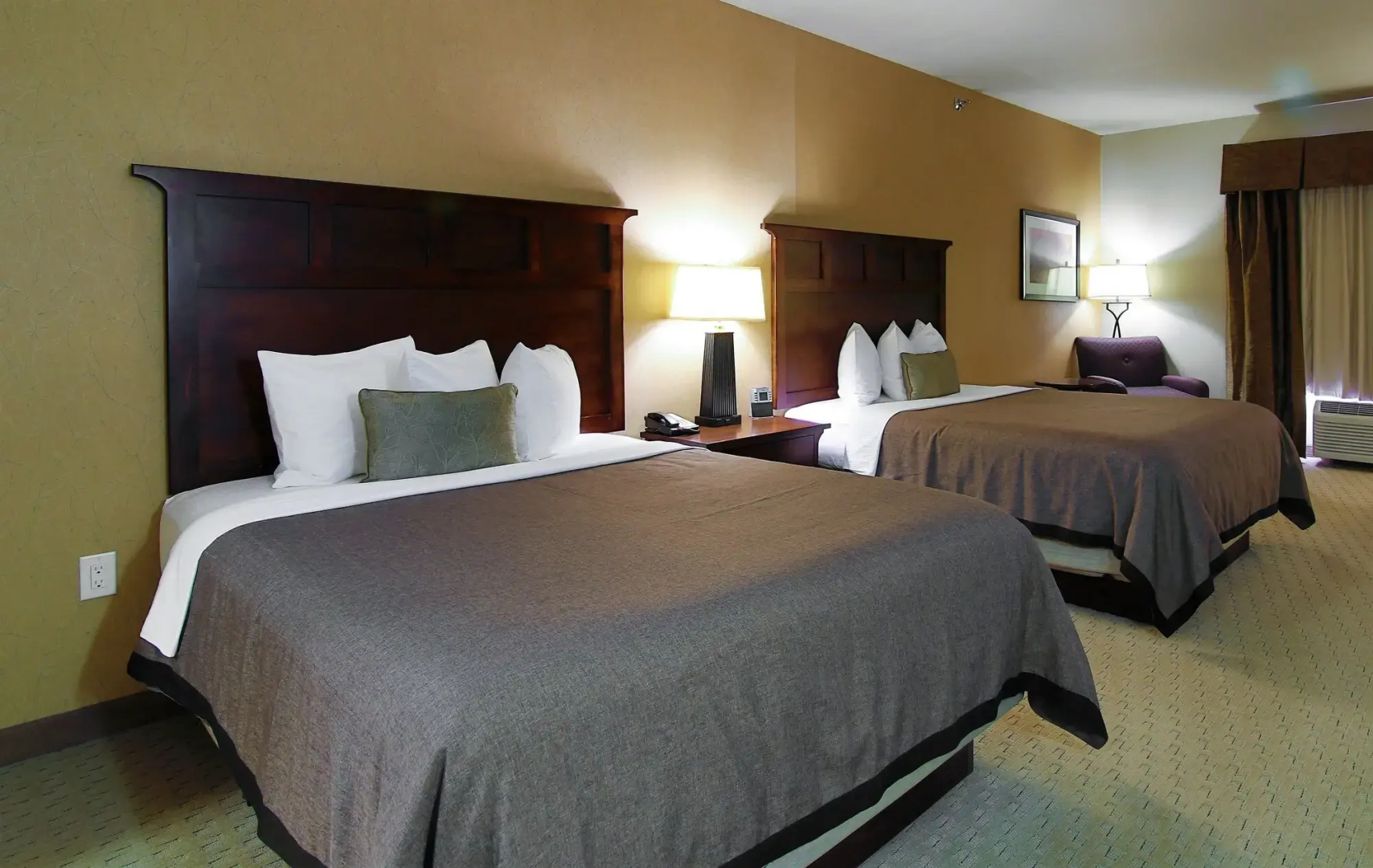 Teddy's Residential Suites Watford City