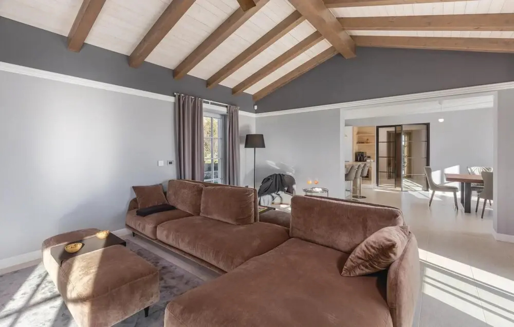 Beautiful Home in Babudri With 5 Bedrooms, Wifi and Outdoor Swimming Pool