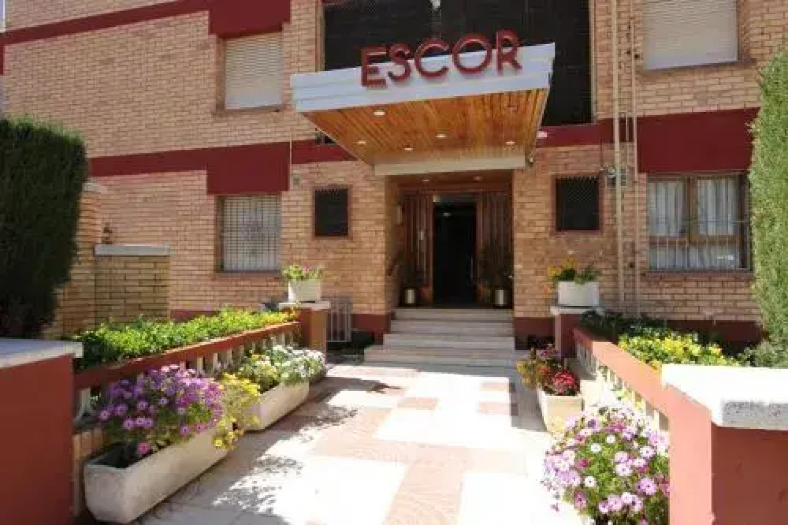 Apartment Escor 3000