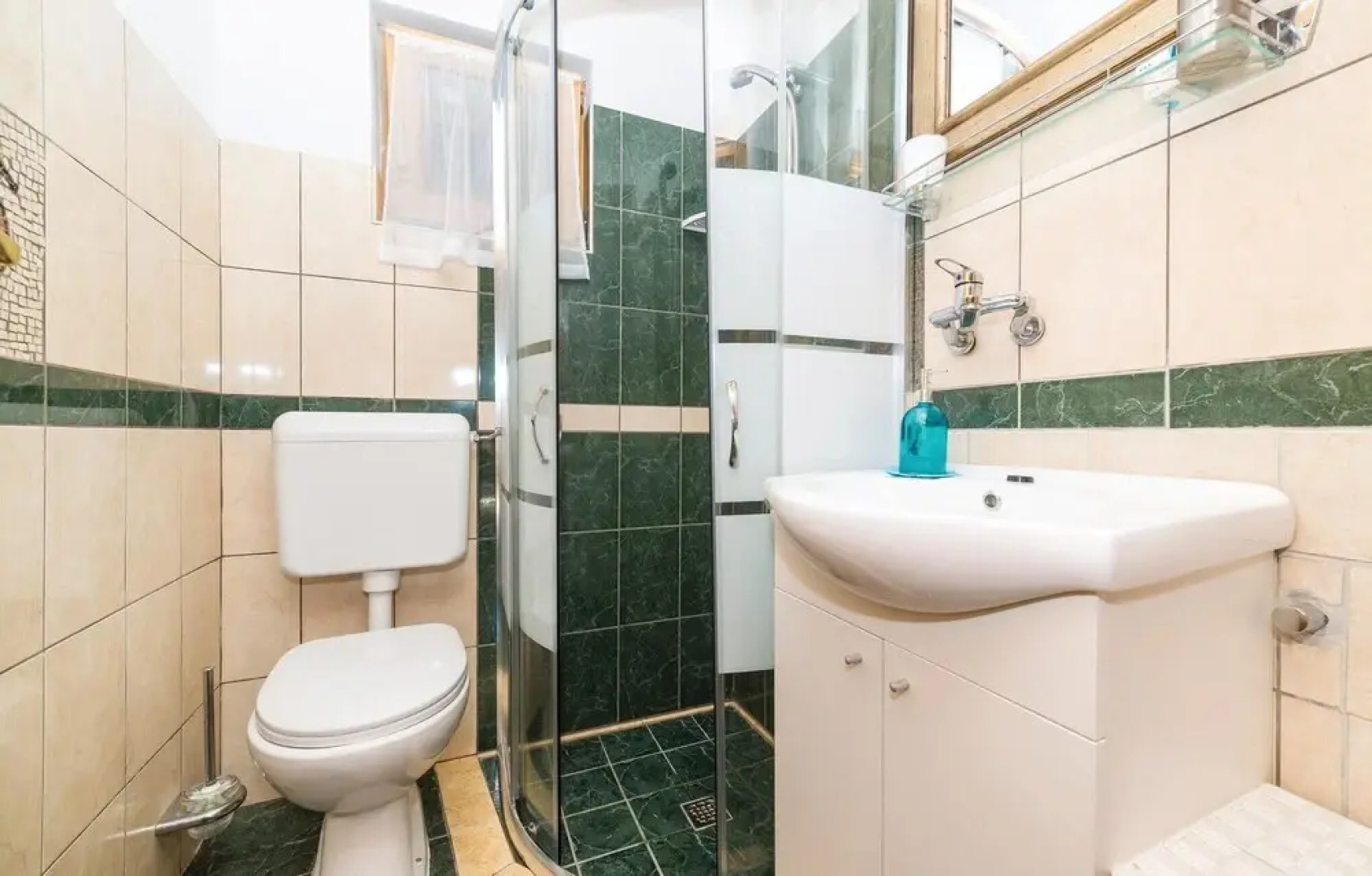 Beautiful Home in Drvenik Veliki With Wifi and 2 Bedrooms