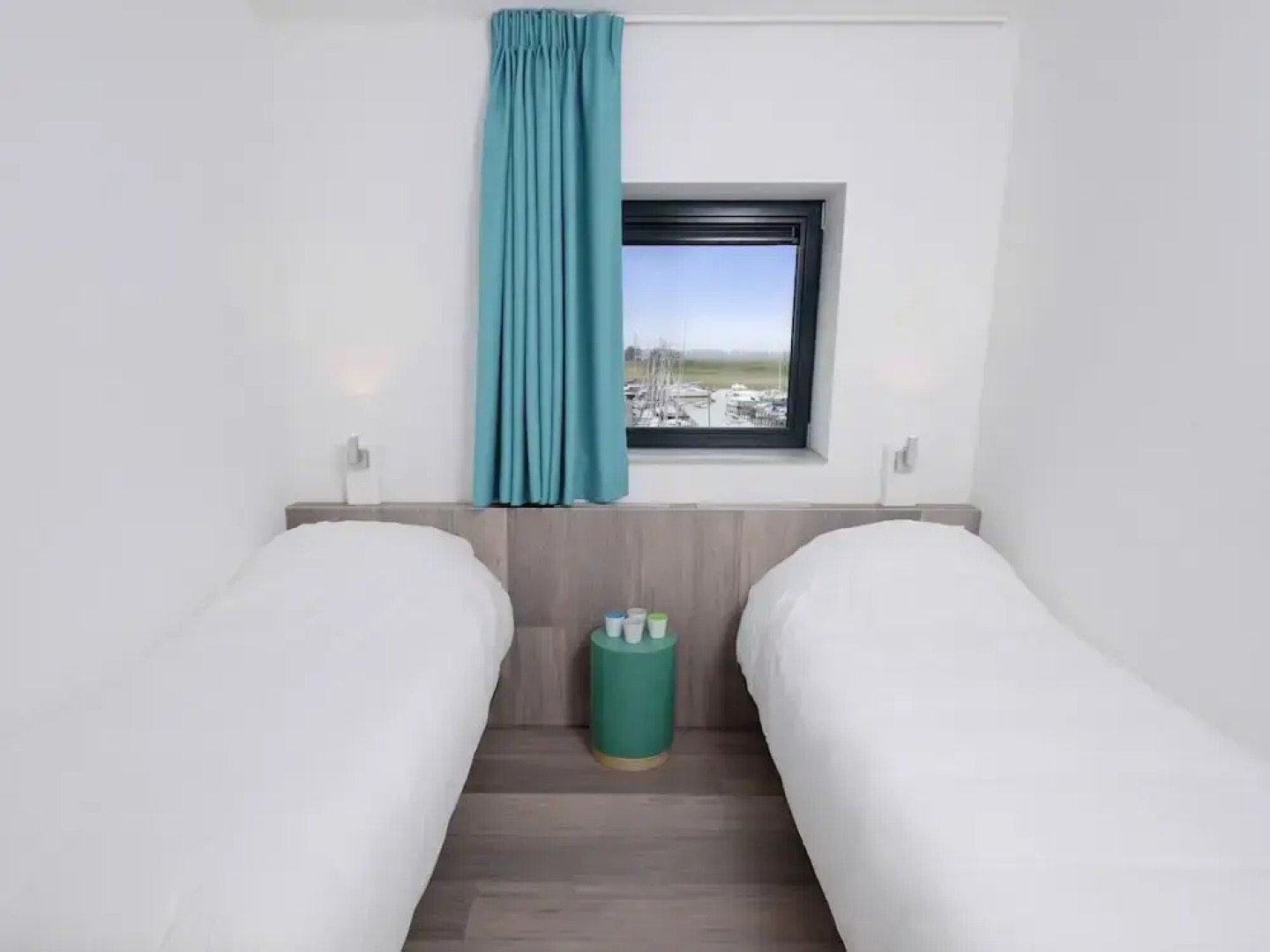 Contemporary Apartment in Kamperland near Lake