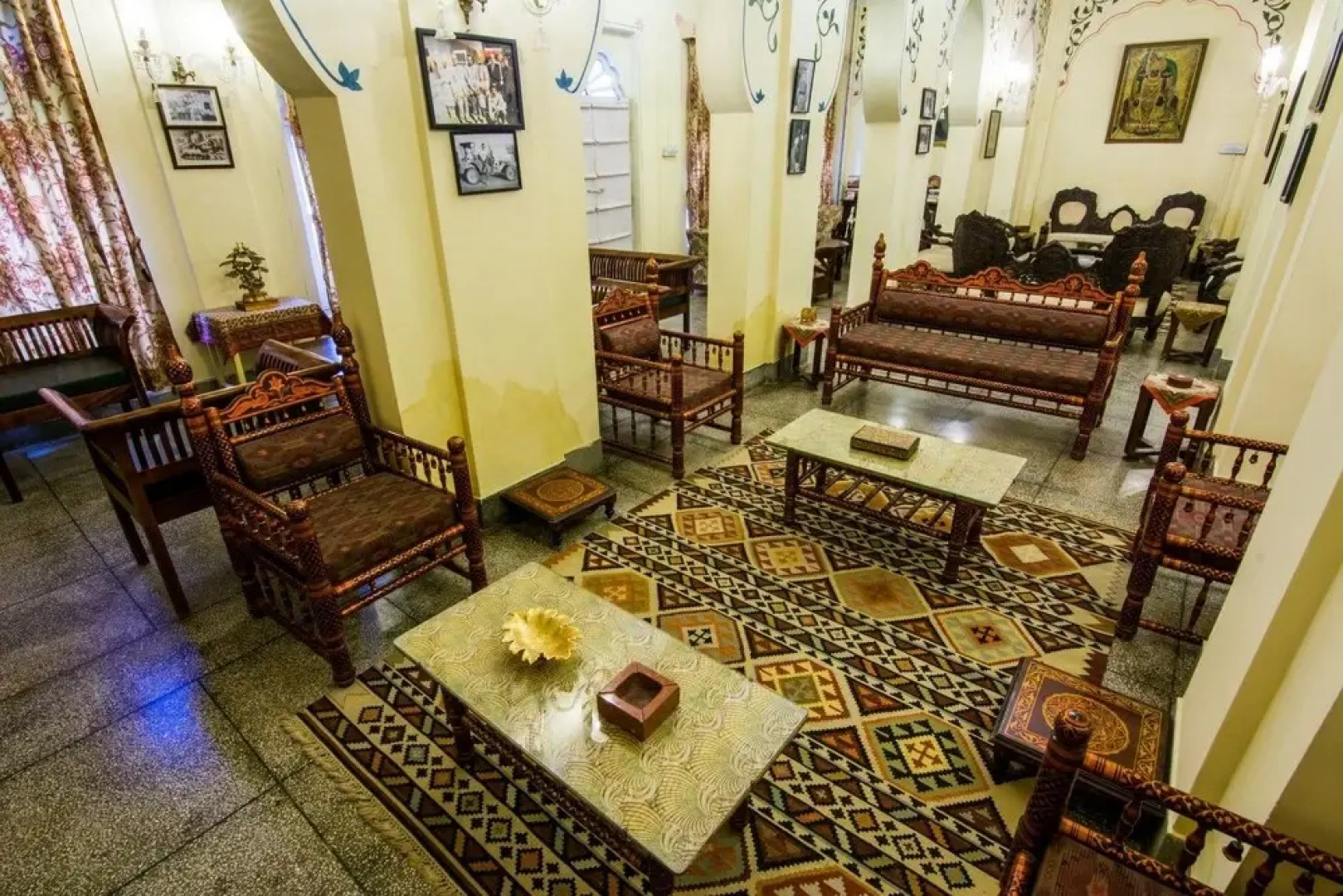 Hotel Jhalamand Garh