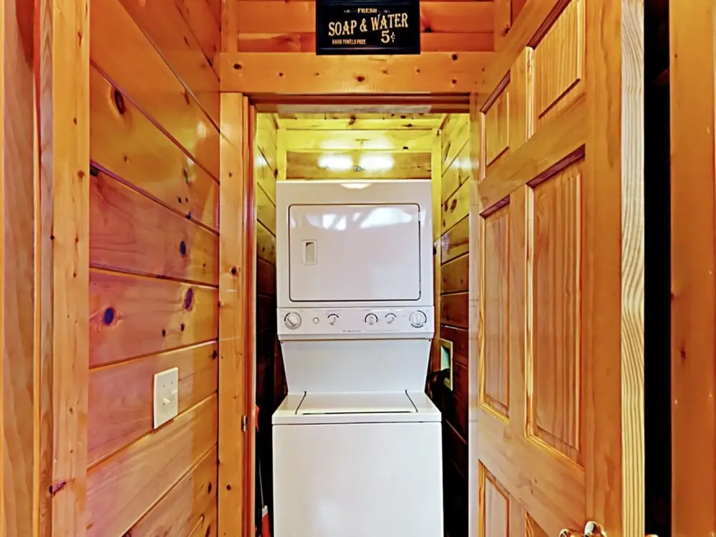 Upper Middle Creek 2 Cabins 6 Bedrooms 6 Bathrooms Cabin