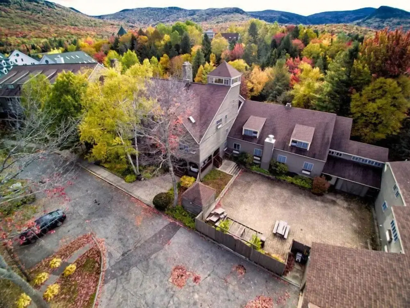 Snowy Owl Inn And Resort