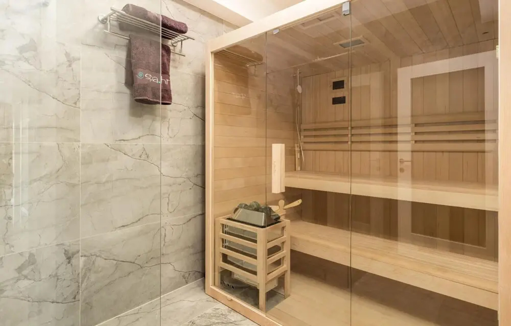 Amazing Home in Barbat na Rabu With 6 Bedrooms, Jacuzzi and Outdoor Swimming Pool