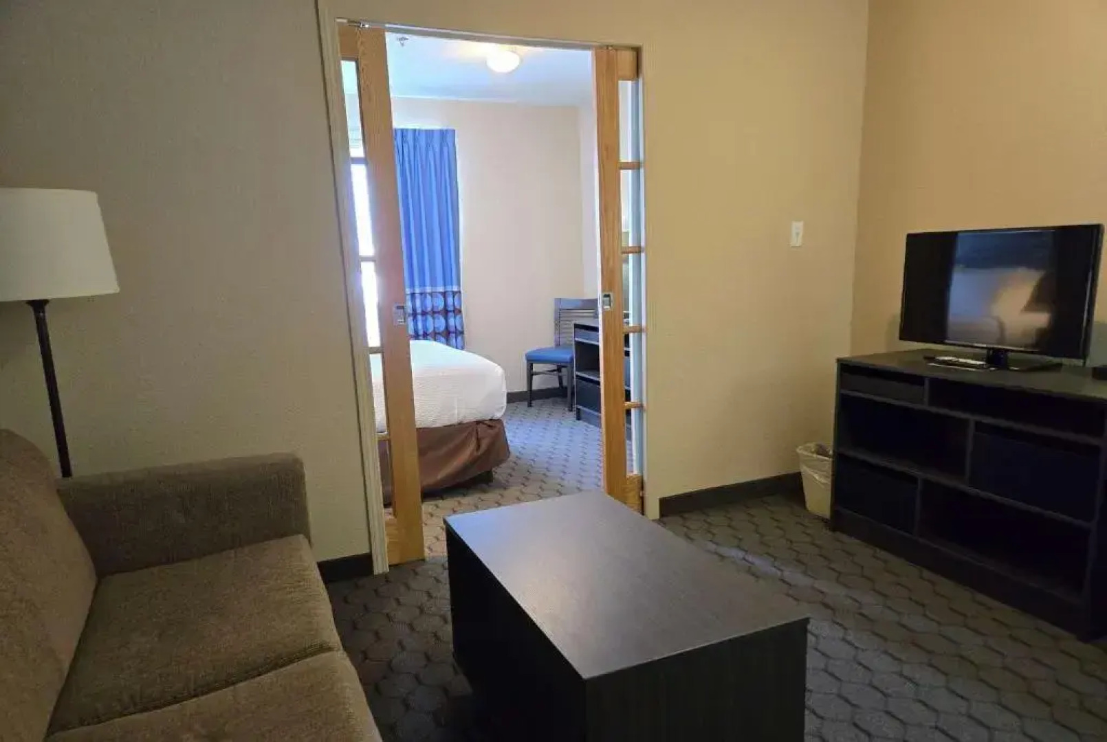 Super 8 Swan River MB