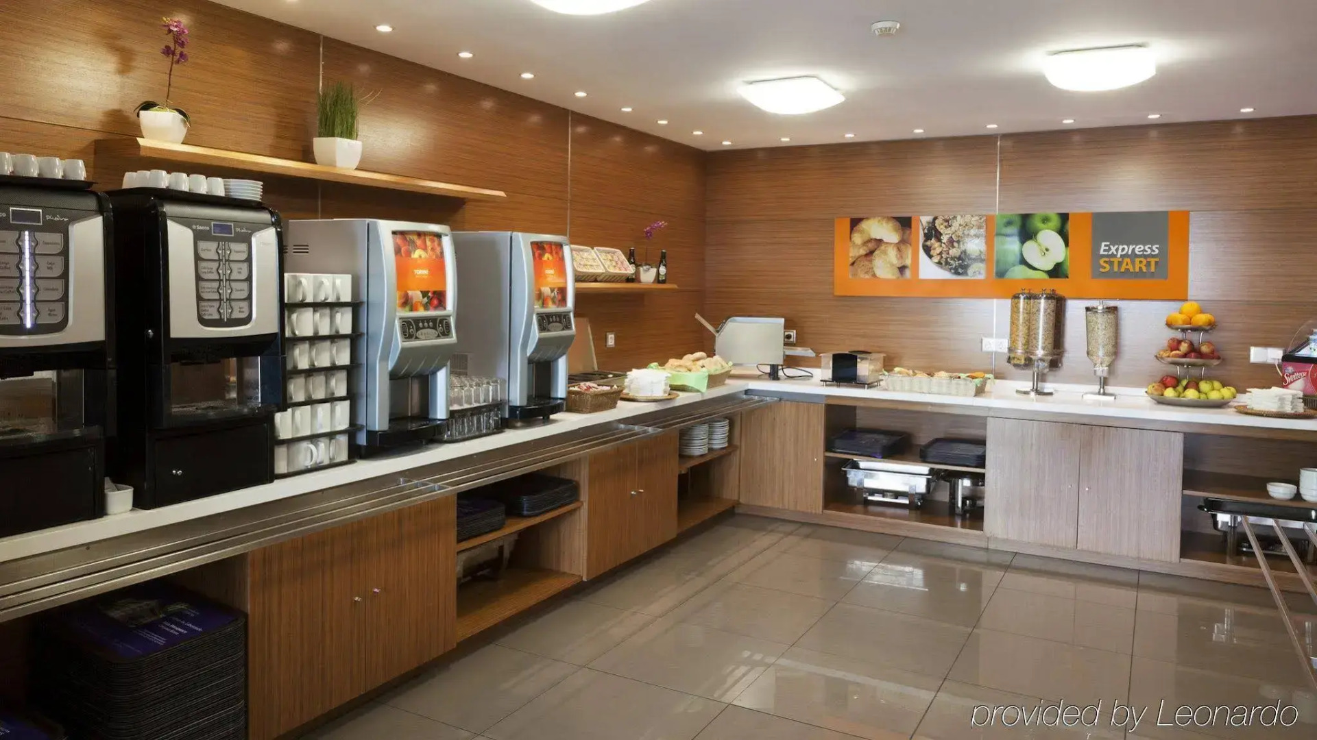 Holiday Inn Express Lisbon Airport by IHG