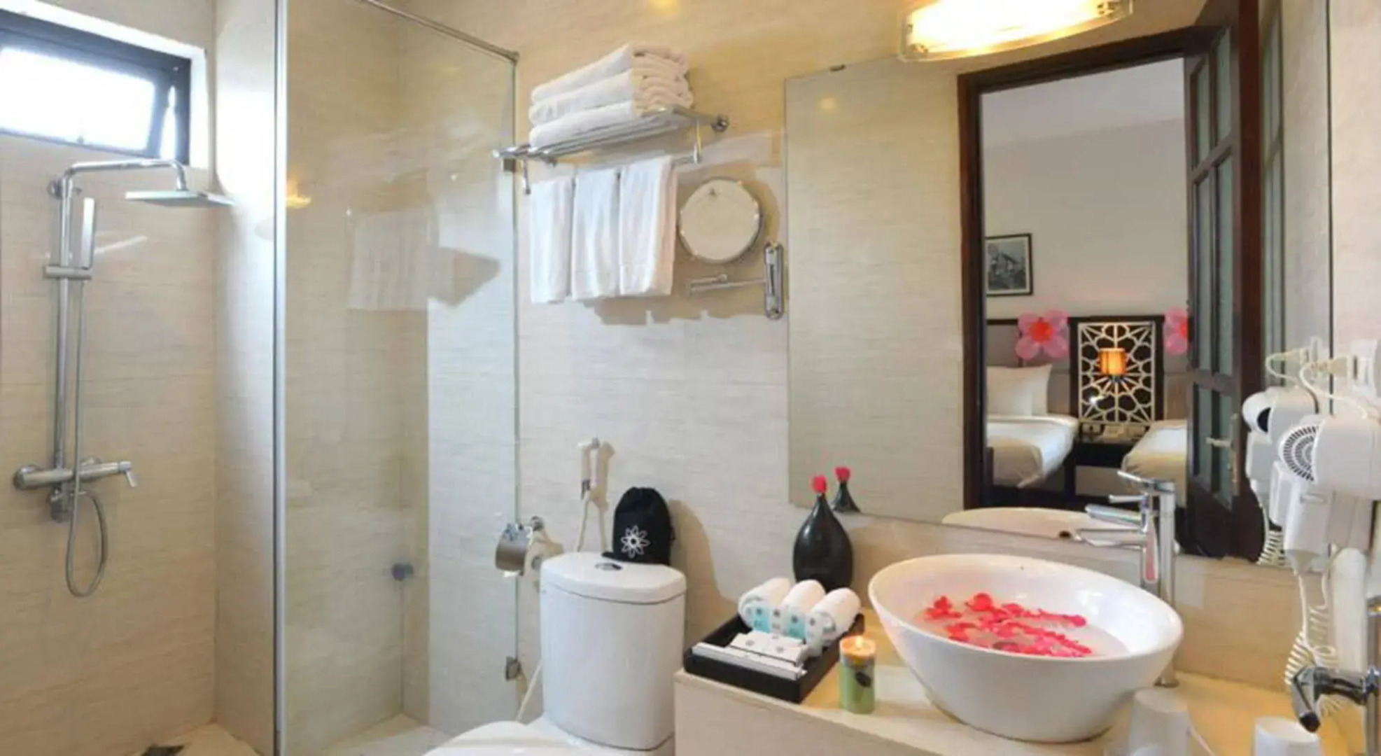 Hanoi Glance Hotel