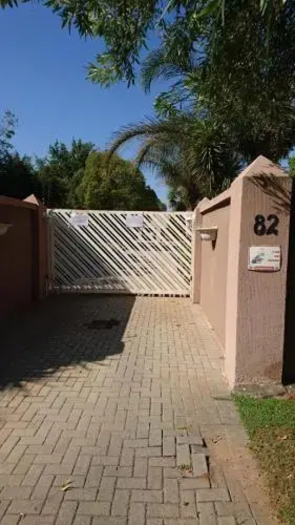 82 on BUREN GUEST HOUSE