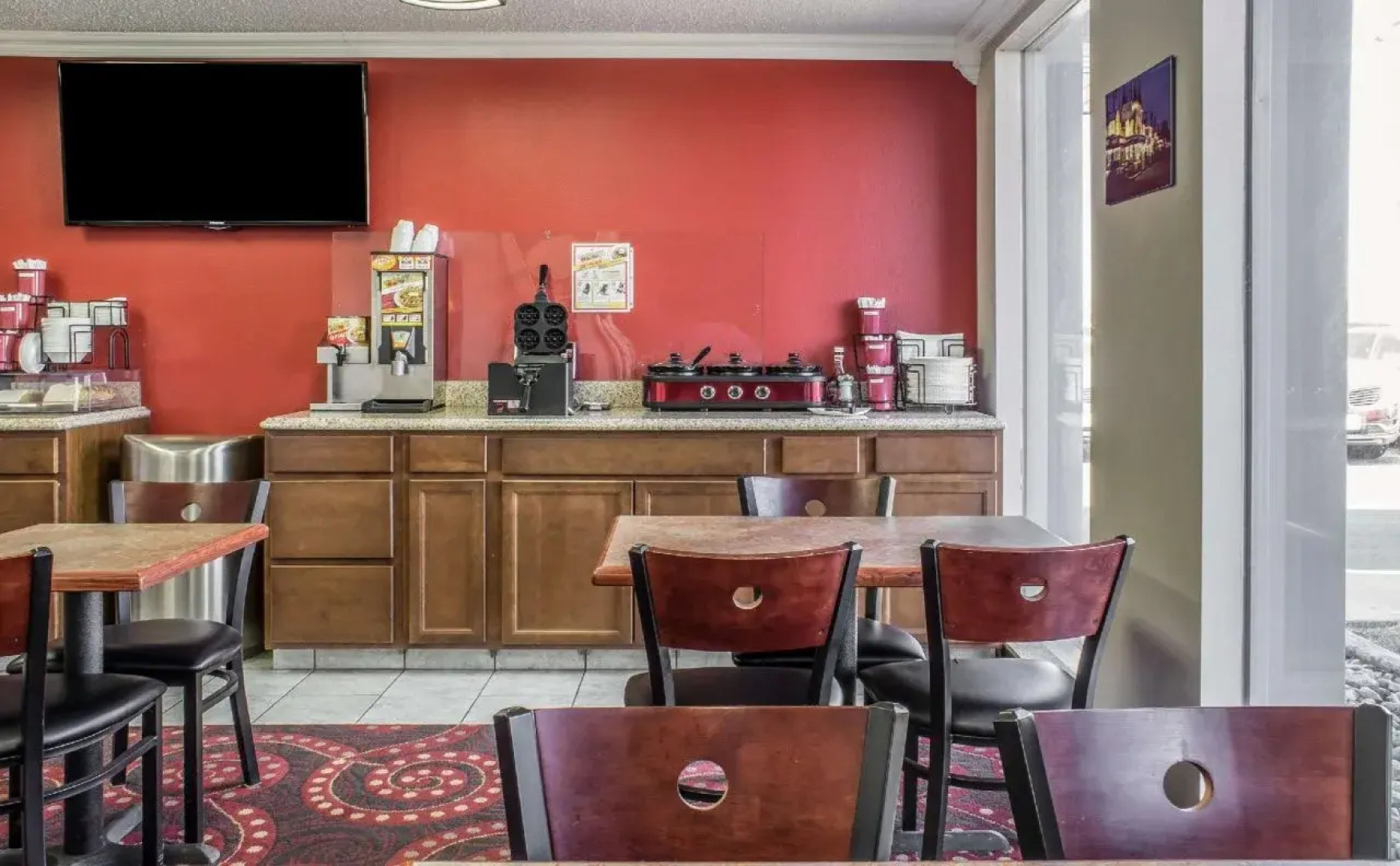 Spencer Inn and Suites