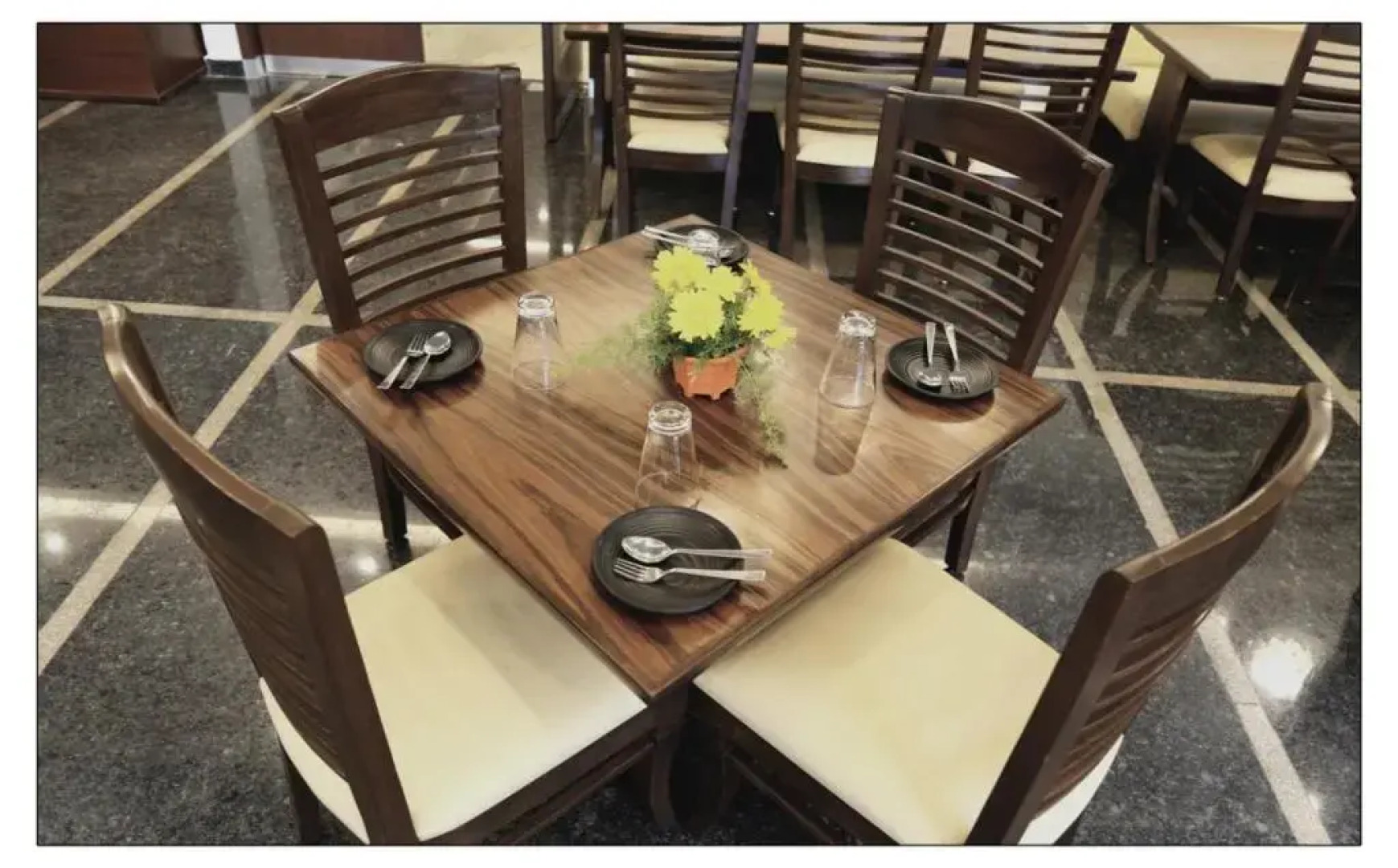 Royal Lotus View Resotel