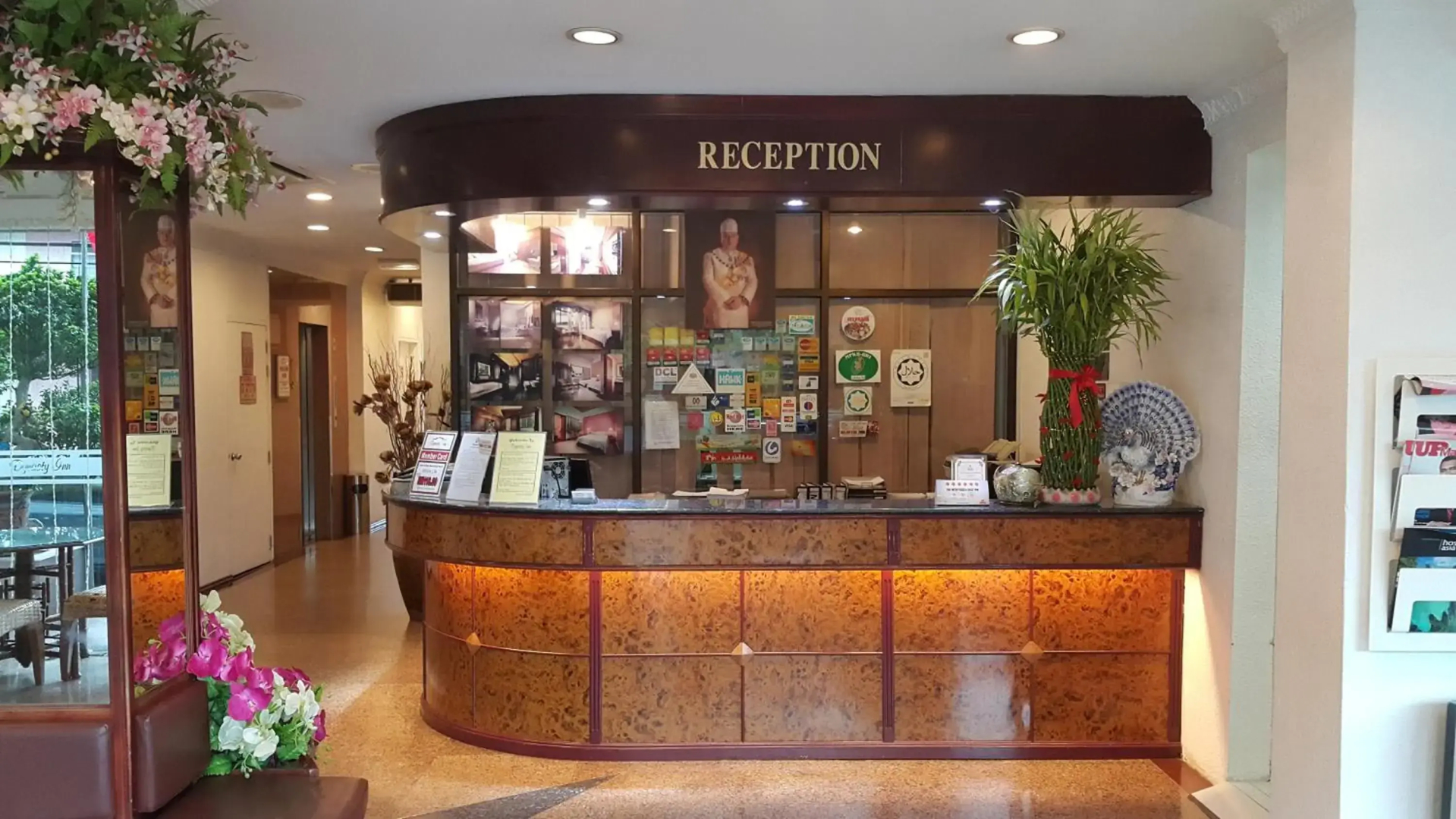 Dynasty Inn