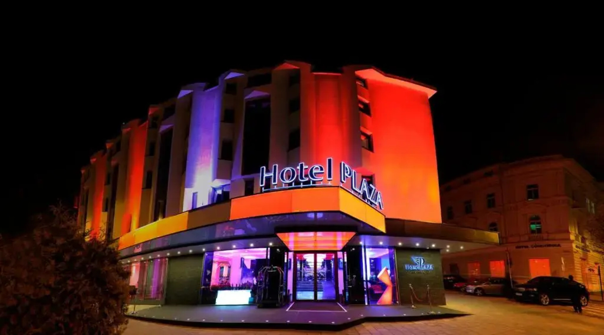 Plaza V Executive Hotel