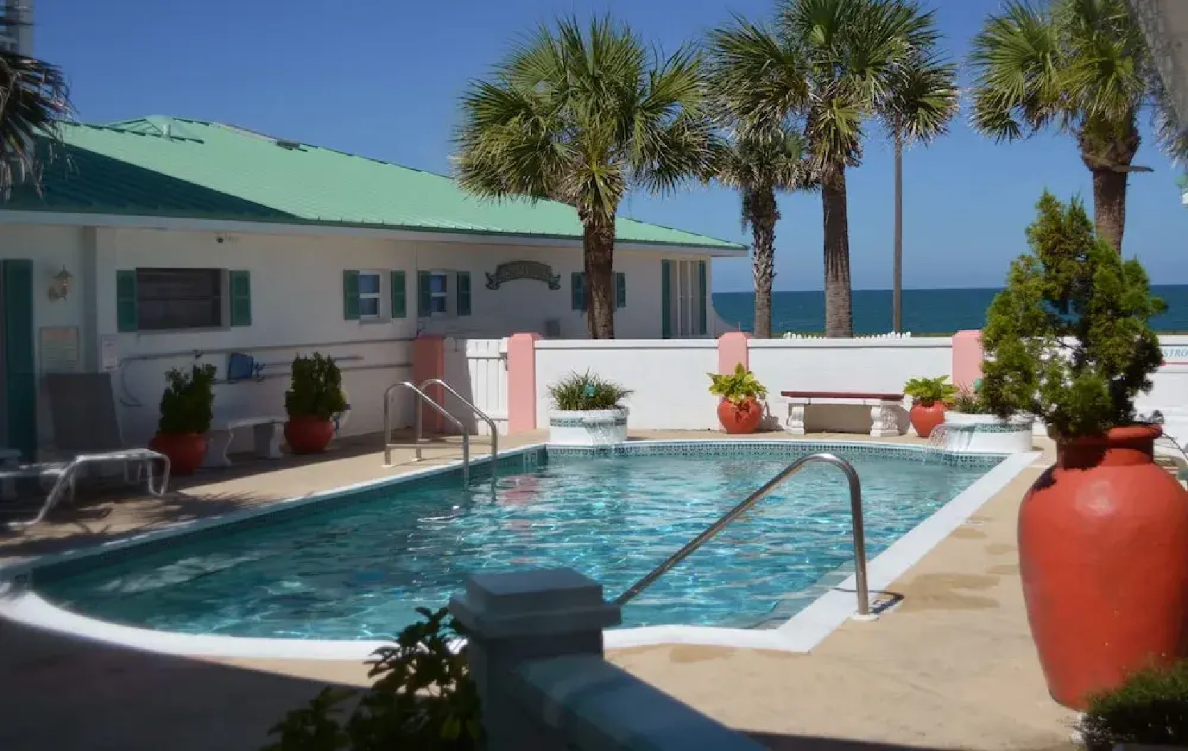 Island Cottage Oceanfront Inn & Spa