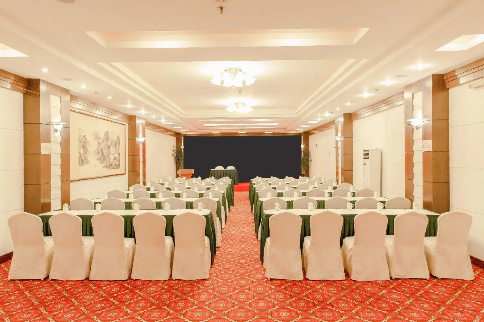 Chuxiong WeishengXiongbao Hotel