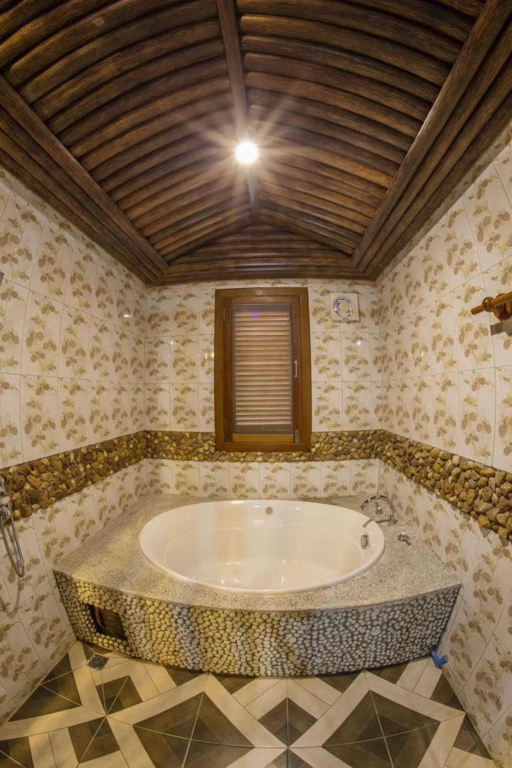 Natural Bungalows Restaurant and Bar