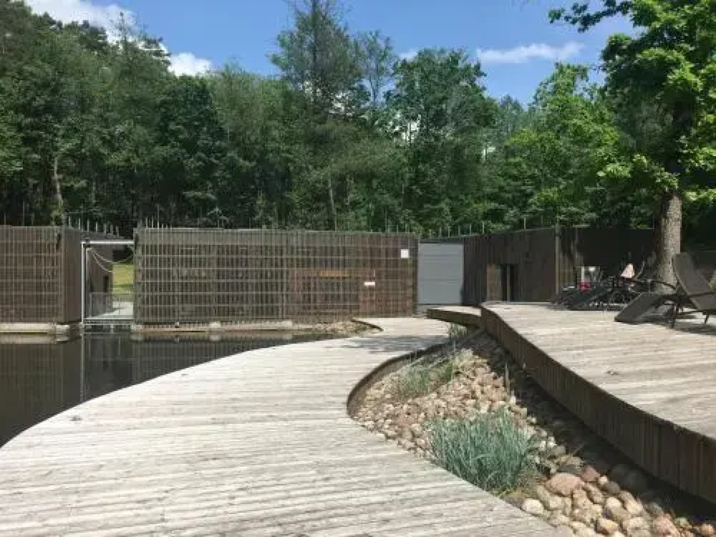 Dineikos parko svečių namai