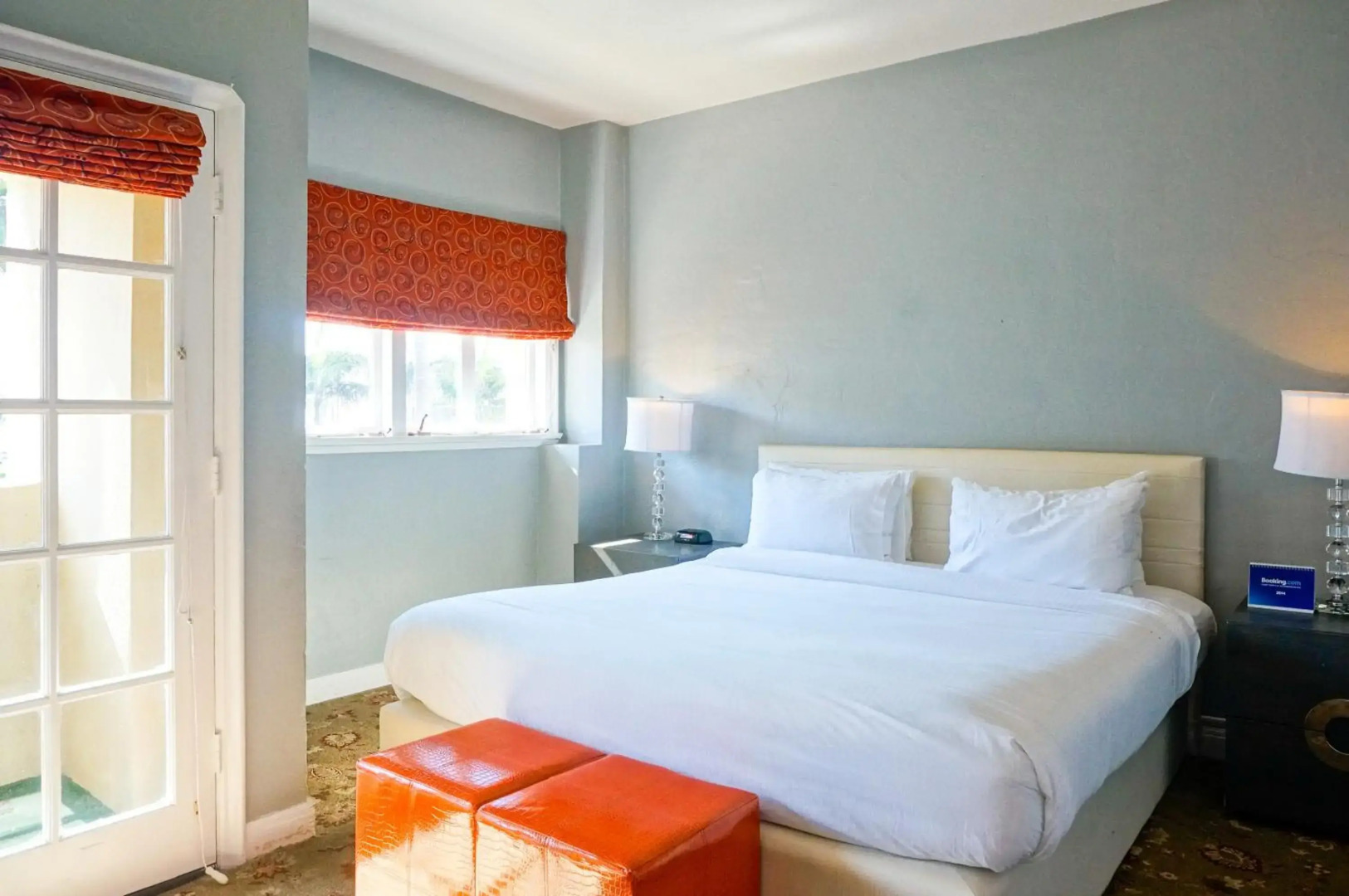 Balboa Inn, On the Beach