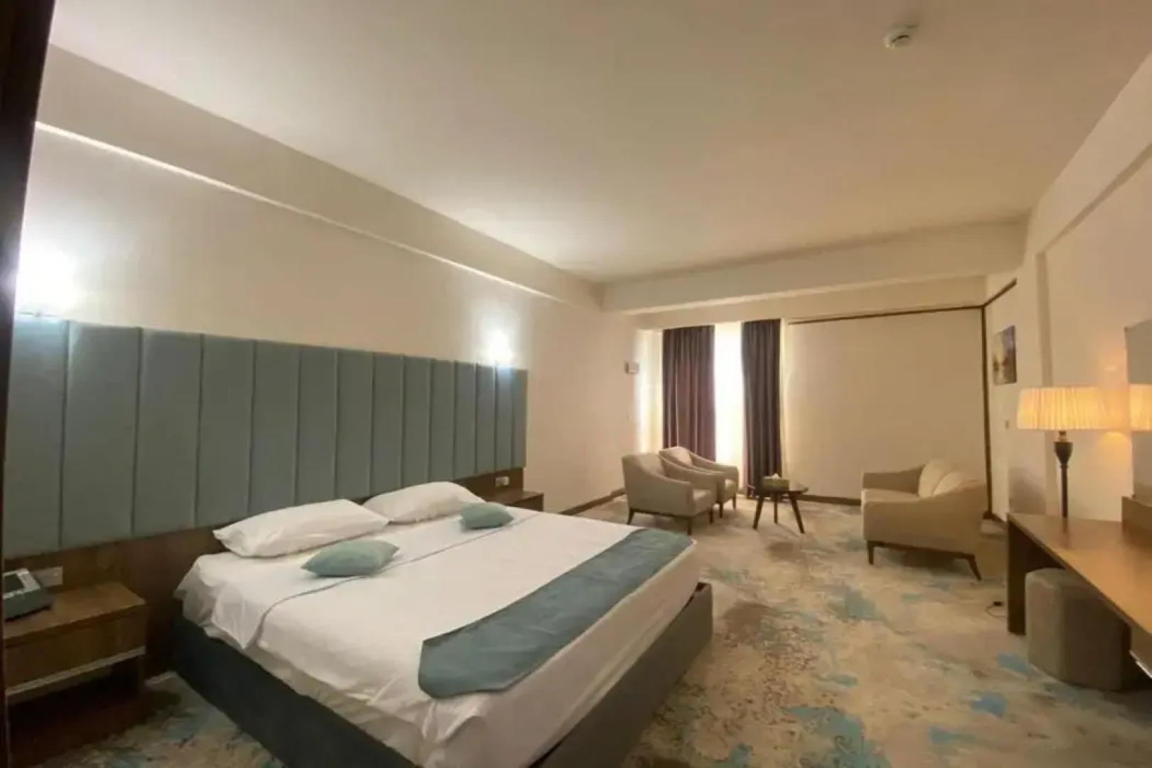 Khawarnaq Palace Hotel