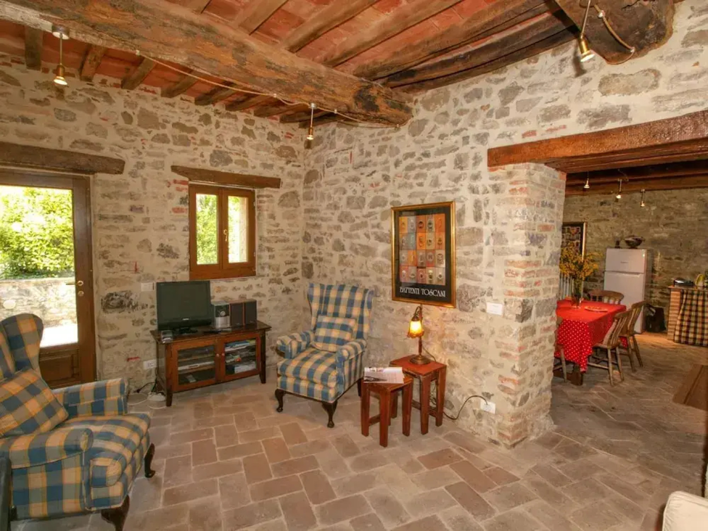 Holiday House Overlooking Lake Near Tuscany