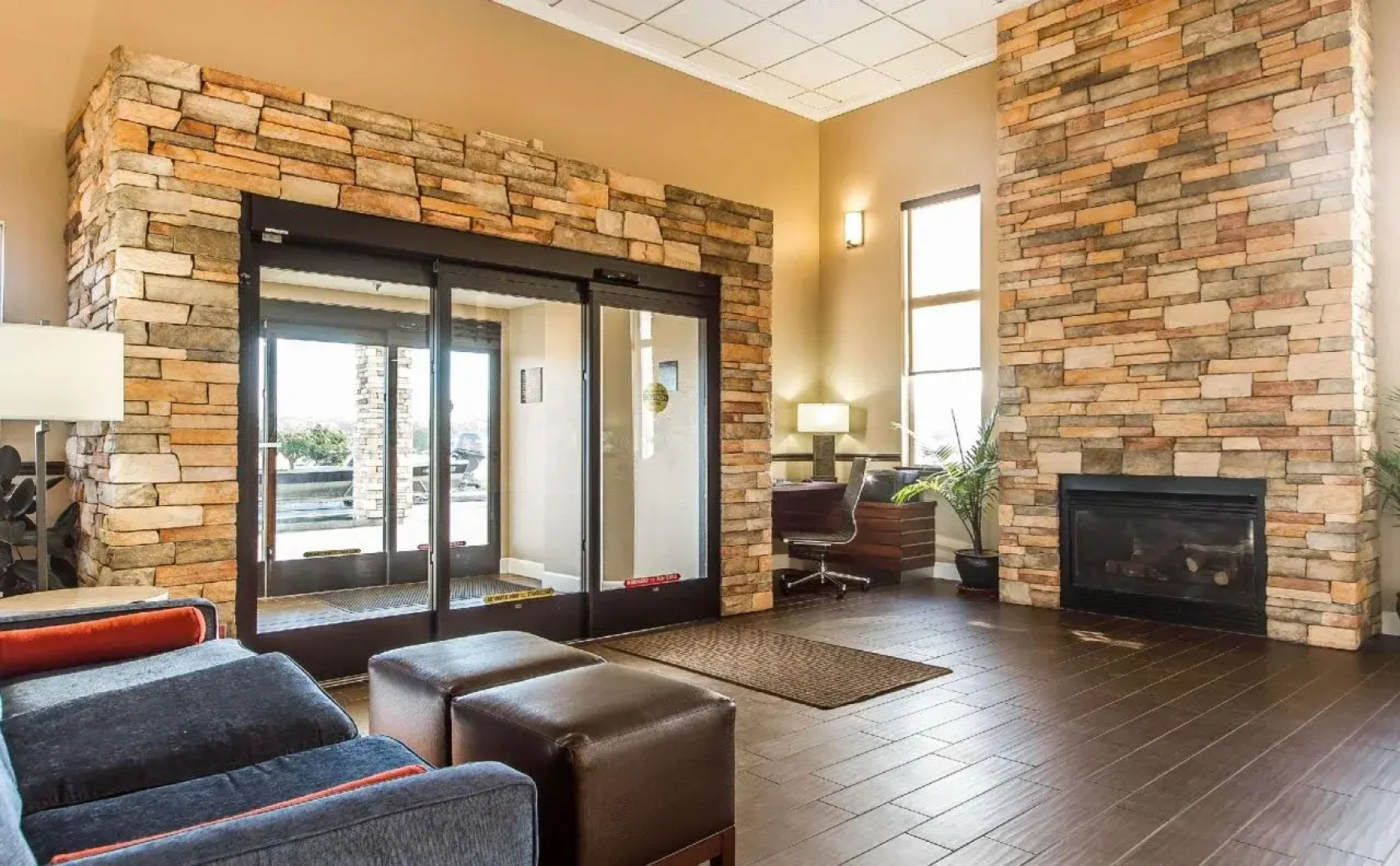 Comfort Inn & Suites Redwood Country