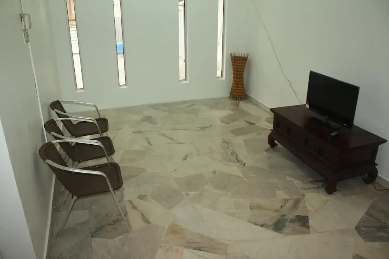 Teratai Homestay Taman Kinrara 2