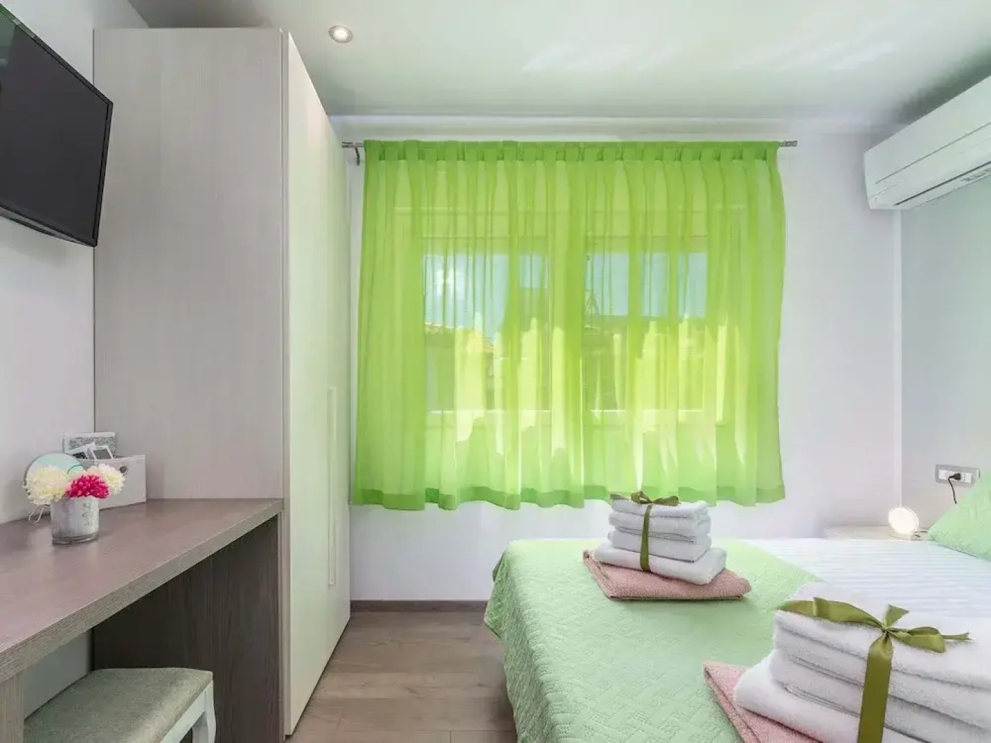 Villa in Novigrad With Private Pool