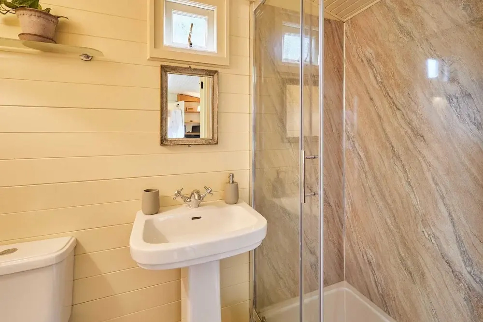 Host Stay Guards Van