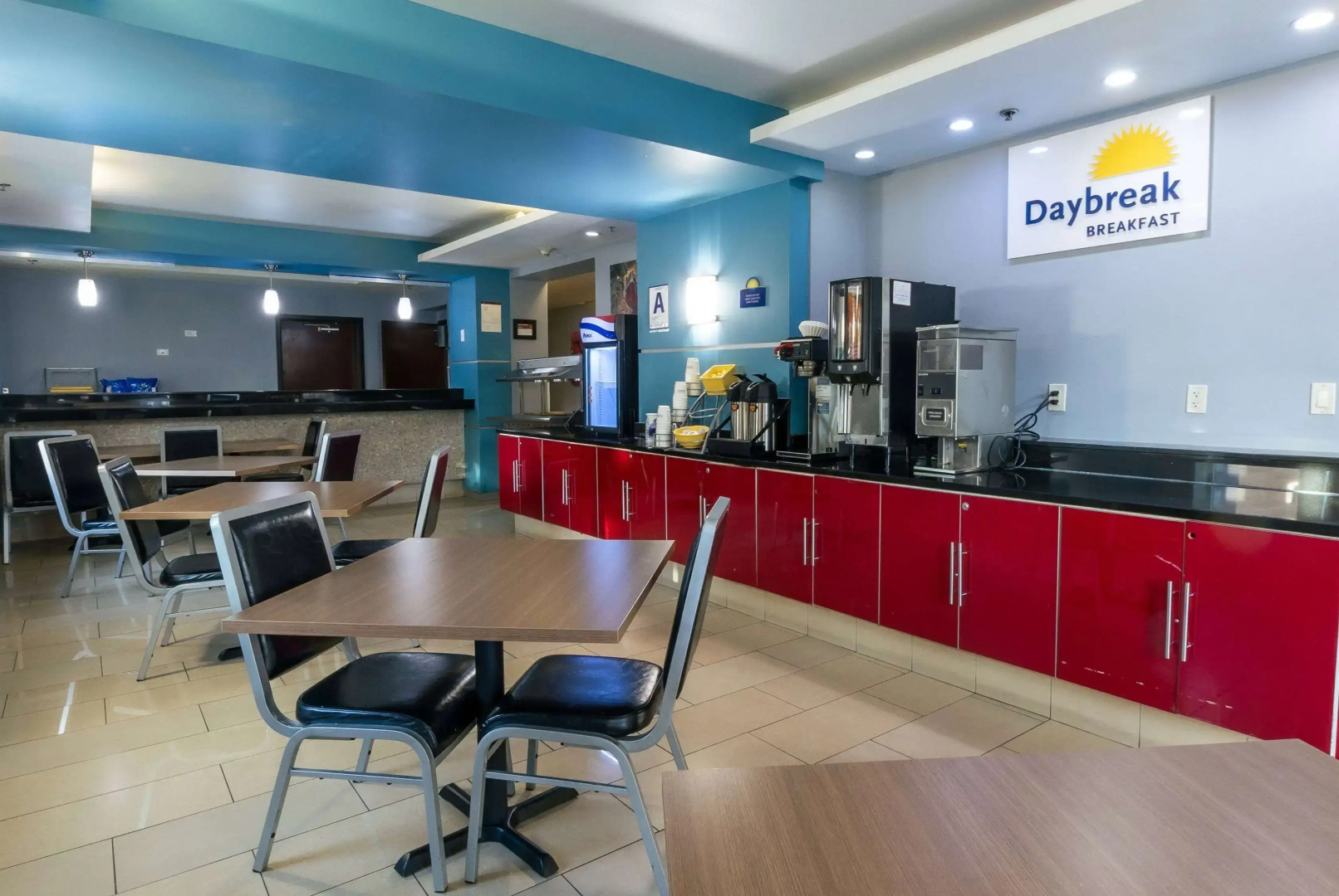 Days Inn & Suites by Wyndham Milwaukee