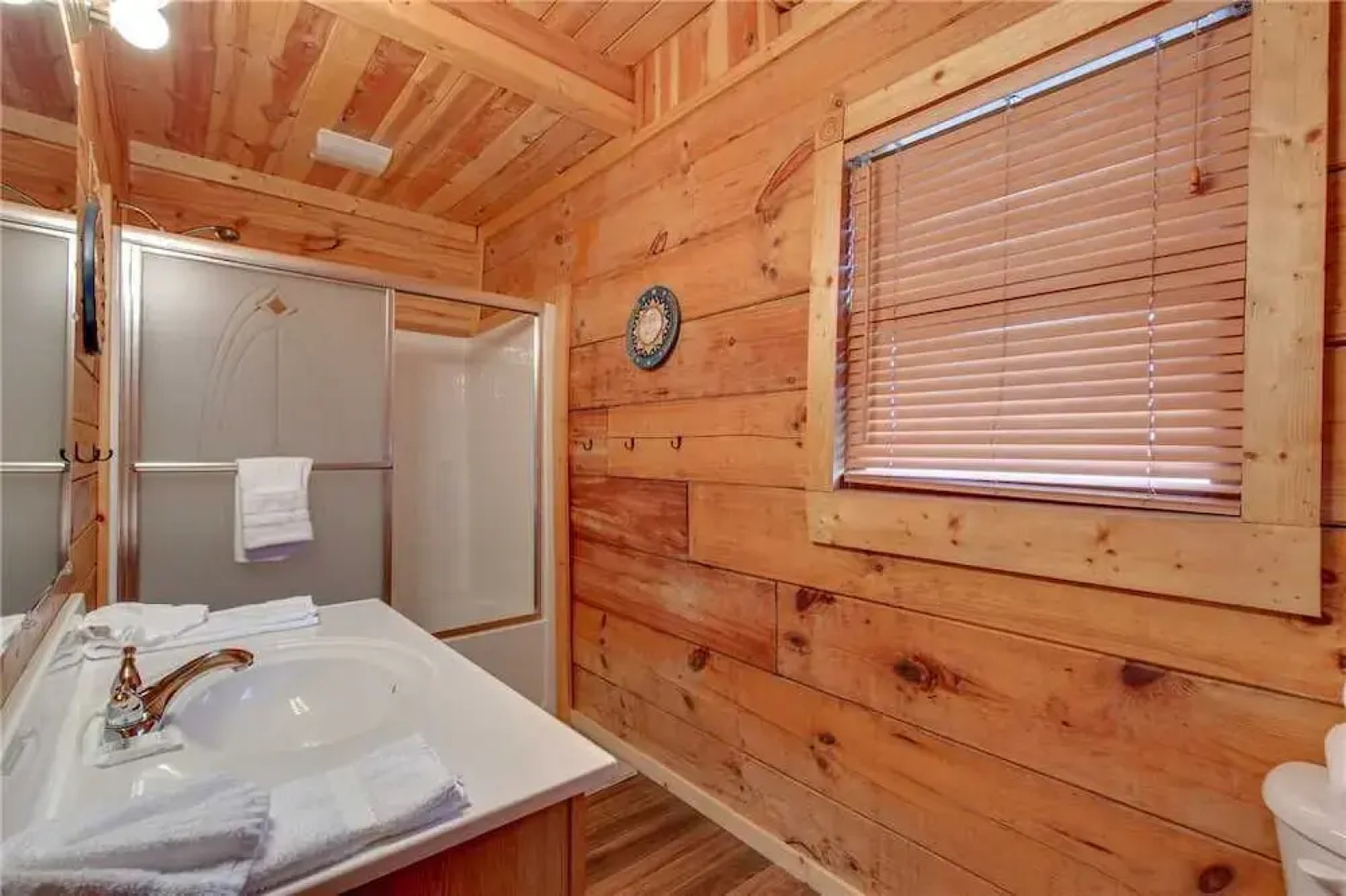 Bear View - Three Bedroom Cabin